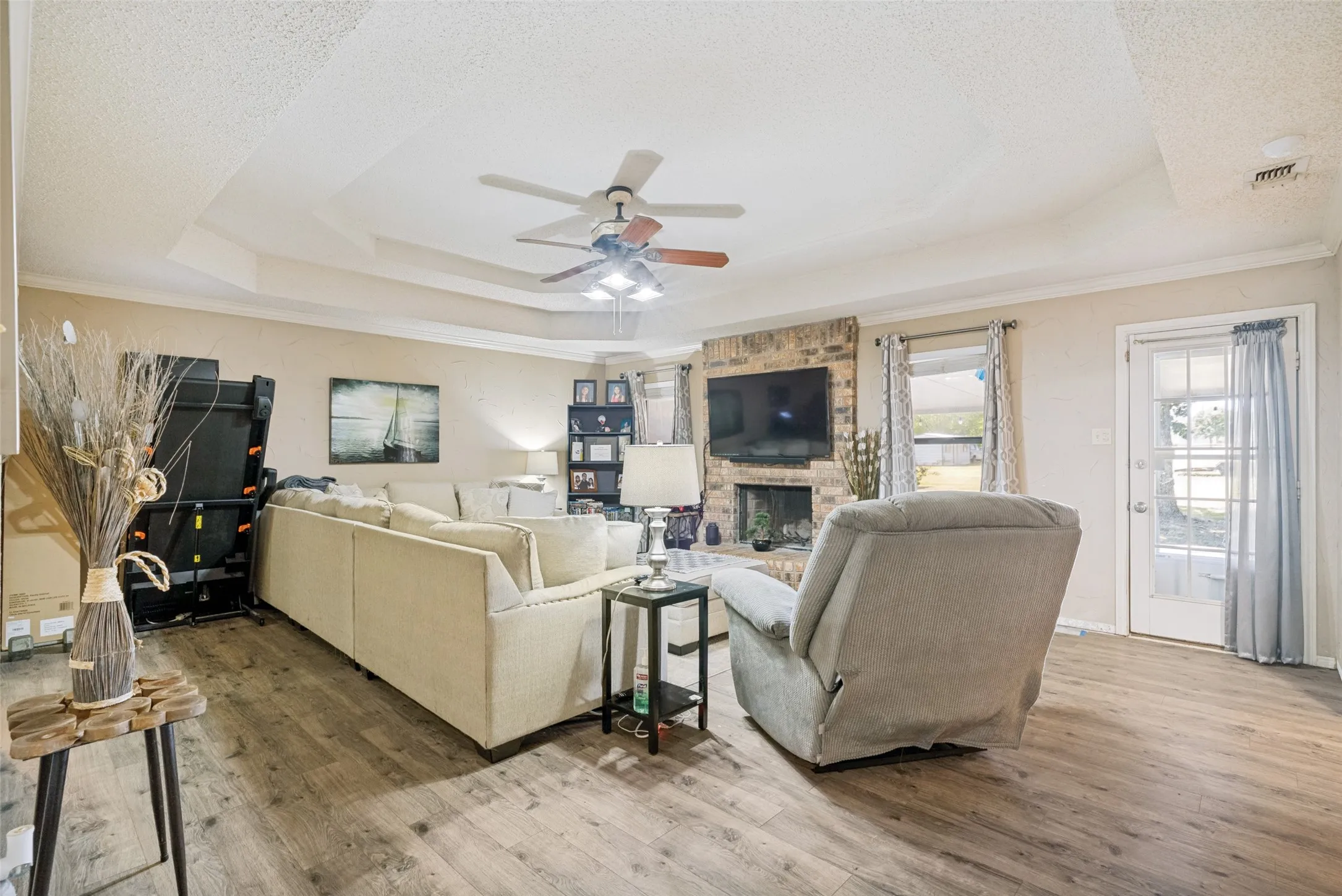 Single Family Residence For Sale in Johnson County , 2705 County Road 920, Crowley, Texas 76036, 3 Bedroom, 2 Bathroom, 2 Garage spaces, 2,131 Sqft, built in 1986, mls#21329505, Real Estate Agent in Crowley, Homes For Sale in Johnson county, Homes For Sale in Crowley, Realtor in Crowley Texas, Real Estate Brokerage Independent Realty Texas, Luminita Cordes Realtor