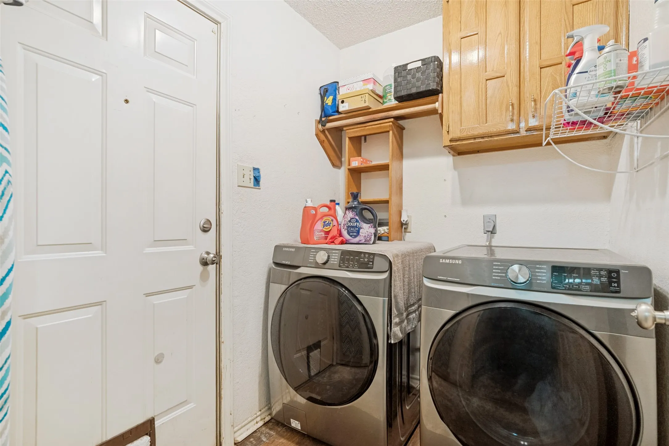 Single Family Residence For Sale in Johnson County , 2705 County Road 920, Crowley, Texas 76036, 3 Bedroom, 2 Bathroom, 2 Garage spaces, 2,131 Sqft, built in 1986, mls#21329505, Real Estate Agent in Crowley, Homes For Sale in Johnson county, Homes For Sale in Crowley, Realtor in Crowley Texas, Real Estate Brokerage Independent Realty Texas, Luminita Cordes Realtor