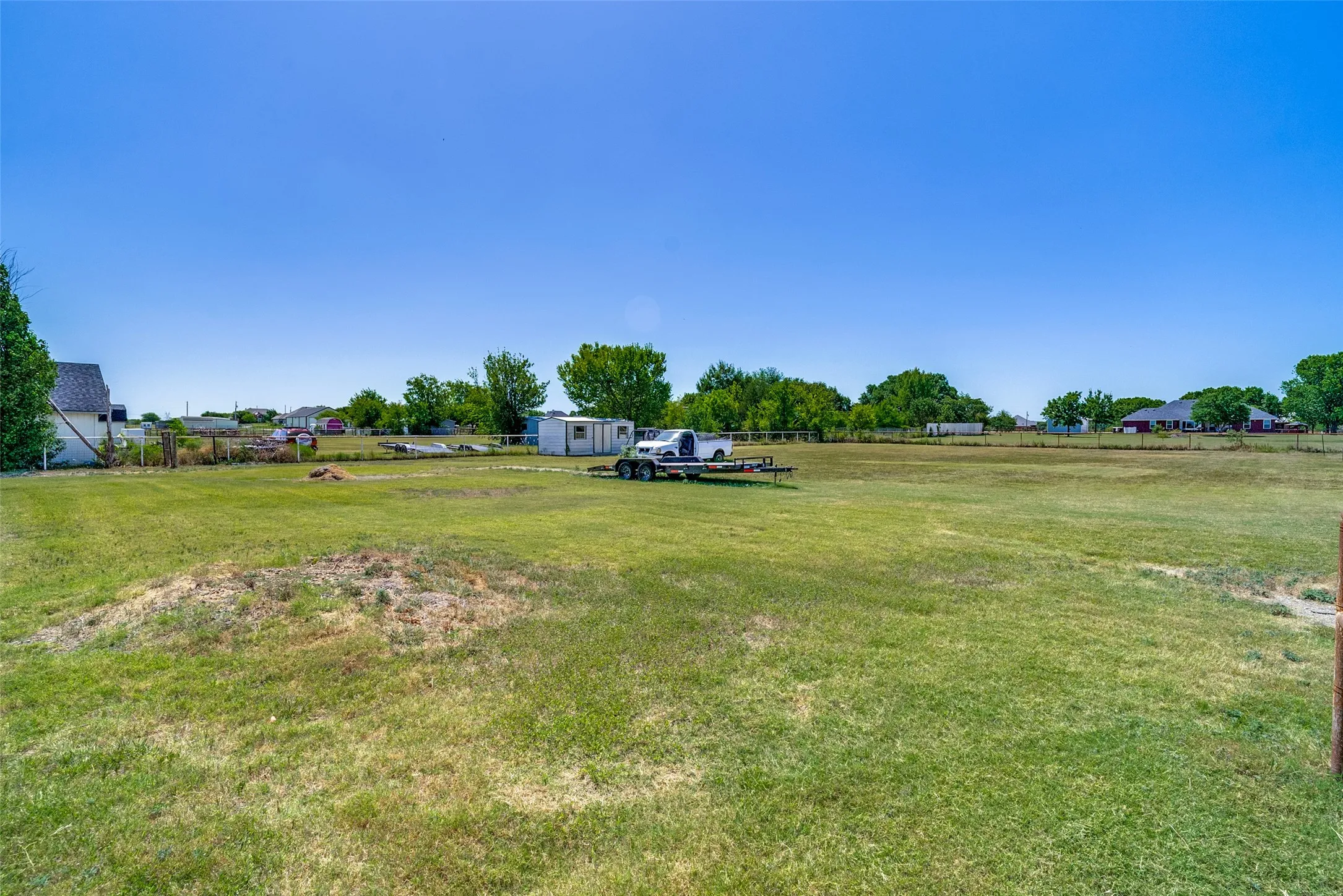 Single Family Residence For Sale in Johnson County , 2705 County Road 920, Crowley, Texas 76036, 3 Bedroom, 2 Bathroom, 2 Garage spaces, 2,131 Sqft, built in 1986, mls#21329505, Real Estate Agent in Crowley, Homes For Sale in Johnson county, Homes For Sale in Crowley, Realtor in Crowley Texas, Real Estate Brokerage Independent Realty Texas, Luminita Cordes Realtor