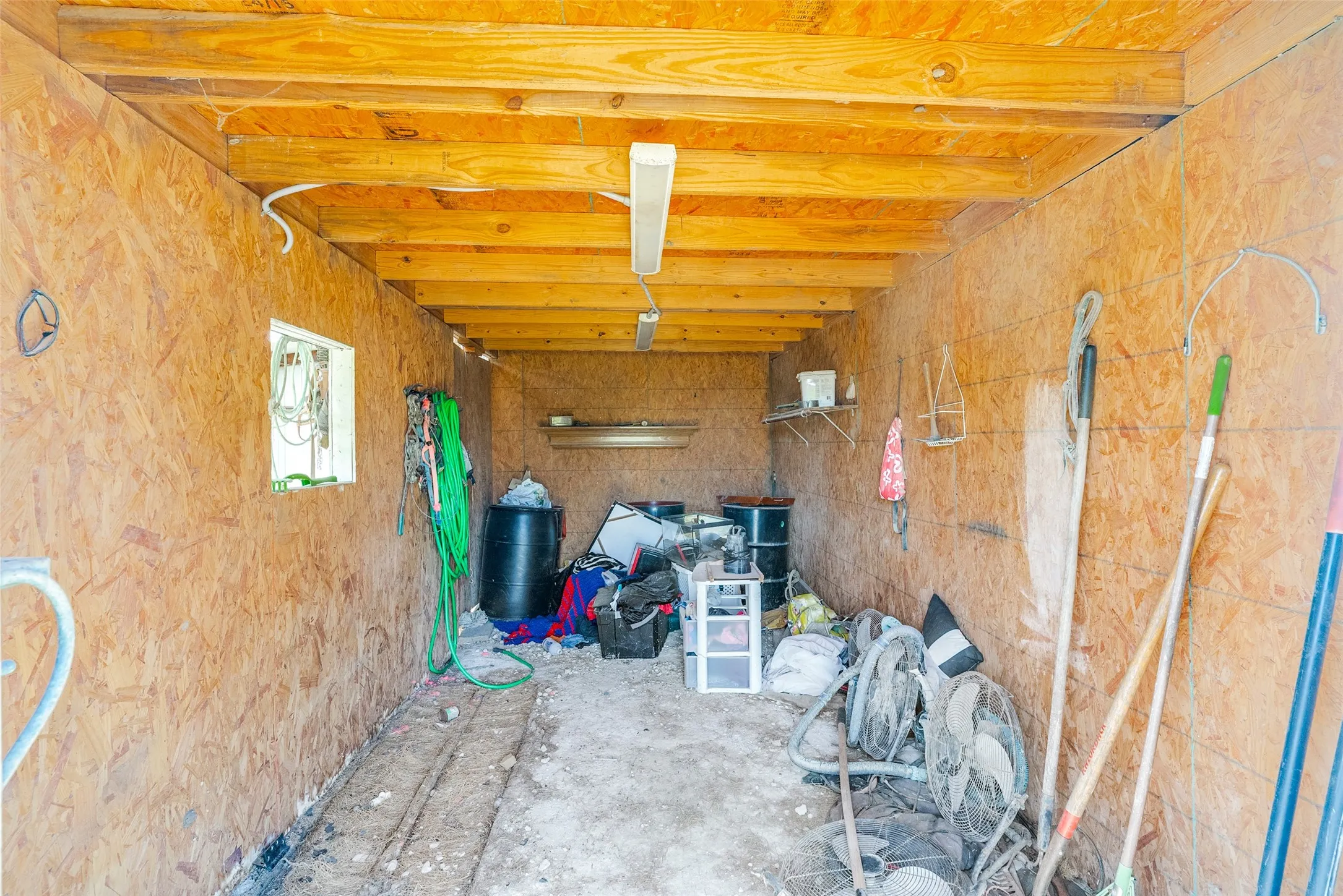 Single Family Residence For Sale in Johnson County , 2705 County Road 920, Crowley, Texas 76036, 3 Bedroom, 2 Bathroom, 2 Garage spaces, 2,131 Sqft, built in 1986, mls#21329505, Real Estate Agent in Crowley, Homes For Sale in Johnson county, Homes For Sale in Crowley, Realtor in Crowley Texas, Real Estate Brokerage Independent Realty Texas, Luminita Cordes Realtor
