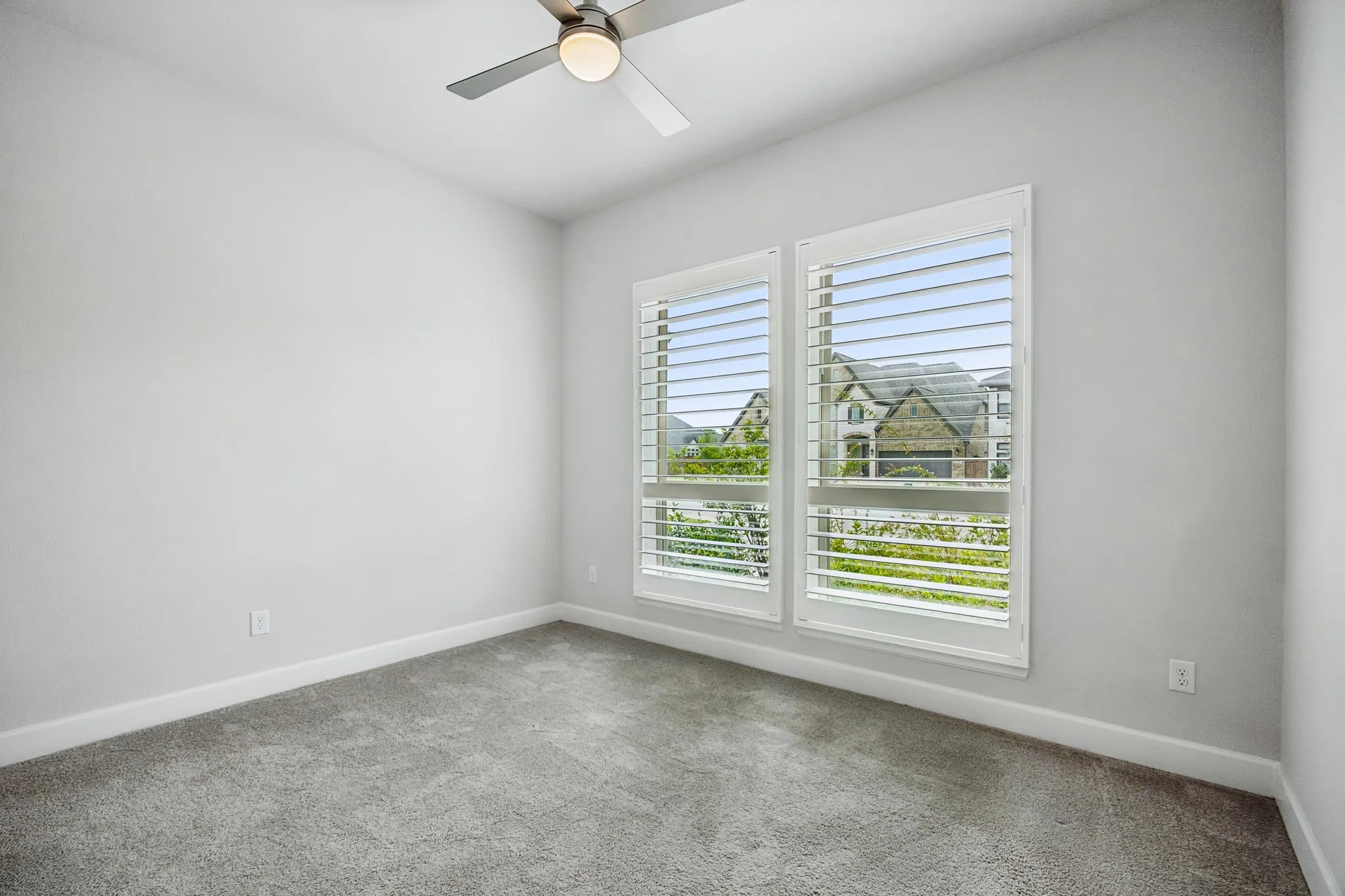 Single Family Residence For Sale in Ellis County , 2609 Sibley Drive, Midlothian, Texas 76065, 4 Bedroom, 5 Bathroom, 3 Garage spaces, 3,566 Sqft, built in 2022, mls#21329684, Real Estate Agent in Midlothian, Homes For Sale in Ellis county, Homes For Sale in Midlothian, Realtor in Midlothian Texas, Real Estate Brokerage Independent Realty Texas, Luminita Cordes Realtor