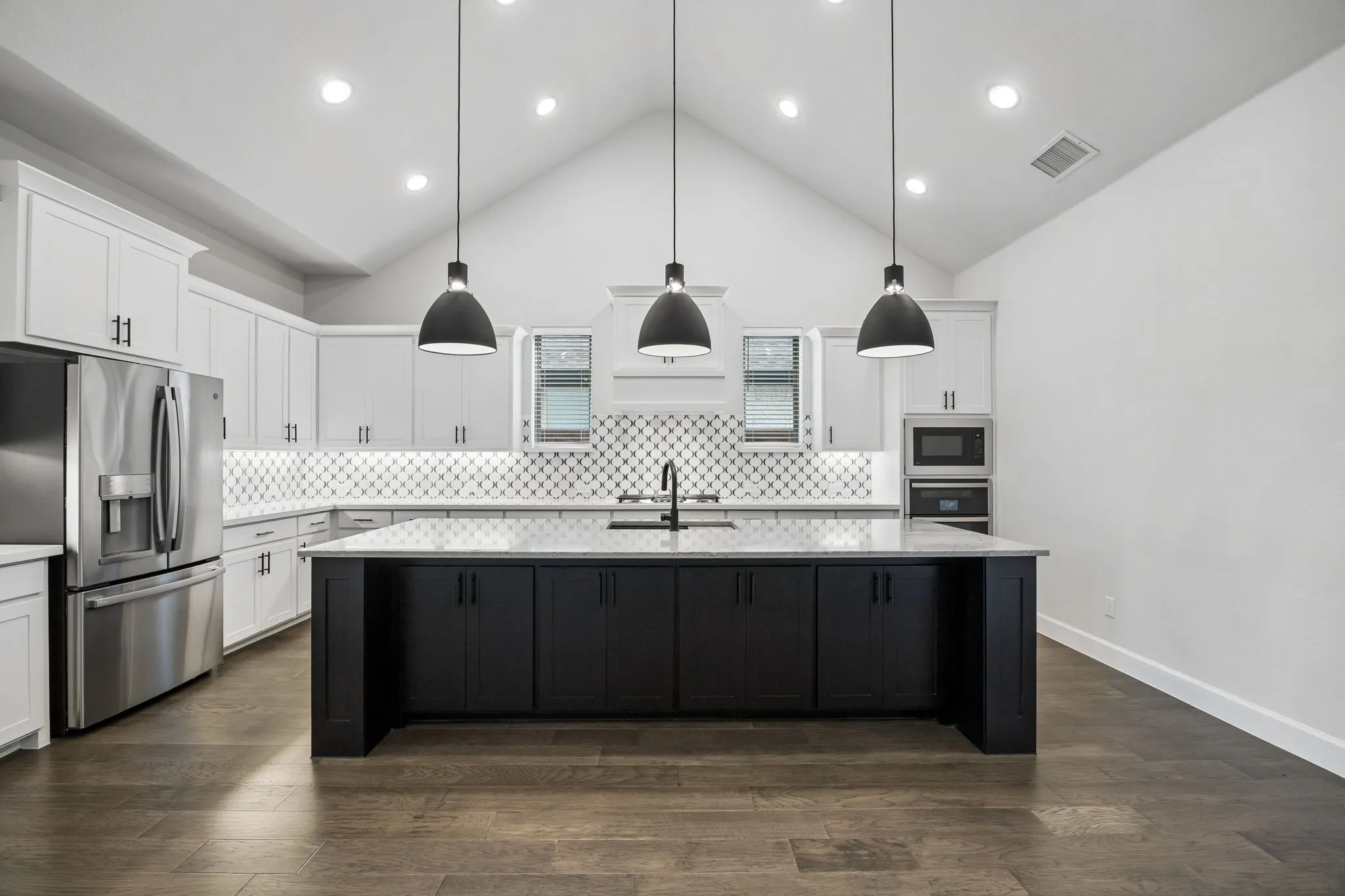 Single Family Residence For Sale in Ellis County , 2609 Sibley Drive, Midlothian, Texas 76065, 4 Bedroom, 5 Bathroom, 3 Garage spaces, 3,566 Sqft, built in 2022, mls#21329684, Real Estate Agent in Midlothian, Homes For Sale in Ellis county, Homes For Sale in Midlothian, Realtor in Midlothian Texas, Real Estate Brokerage Independent Realty Texas, Luminita Cordes Realtor