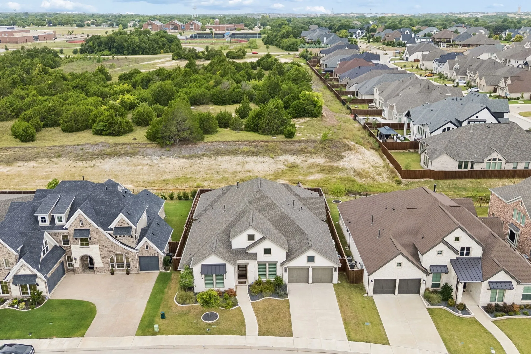Single Family Residence For Sale in Ellis County , 2609 Sibley Drive, Midlothian, Texas 76065, 4 Bedroom, 5 Bathroom, 3 Garage spaces, 3,566 Sqft, built in 2022, mls#21329684, Real Estate Agent in Midlothian, Homes For Sale in Ellis county, Homes For Sale in Midlothian, Realtor in Midlothian Texas, Real Estate Brokerage Independent Realty Texas, Luminita Cordes Realtor