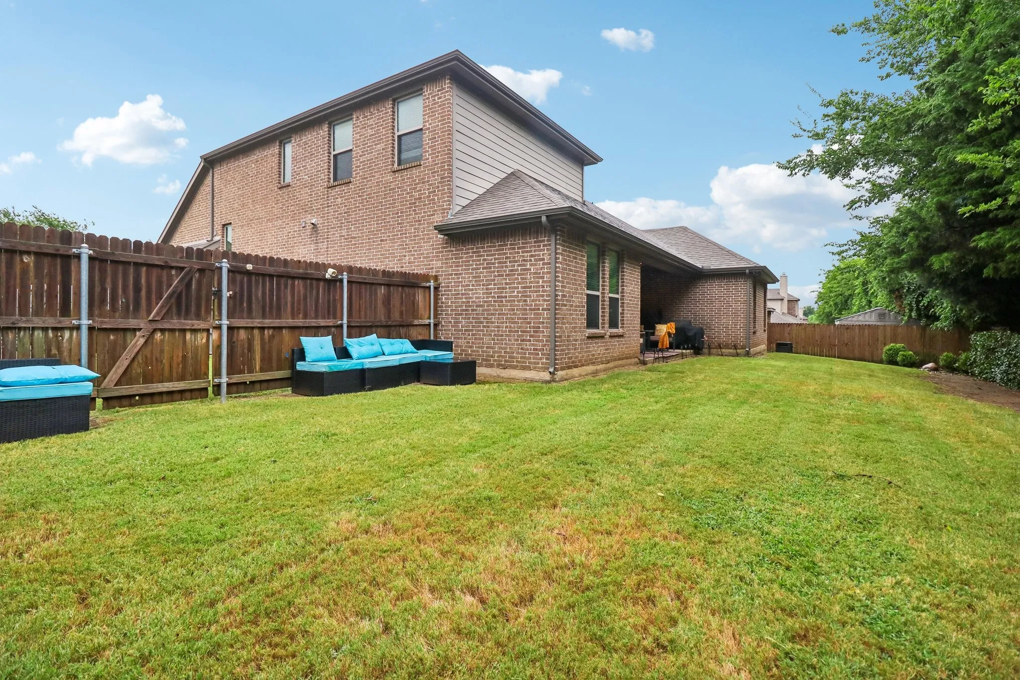 Single Family Residence For Sale in Ellis County , 217 Wisteria Way, Red Oak, Texas 75154, 4 Bedroom, 4 Bathroom, 2 Garage spaces, 2,836 Sqft, built in 2016, mls#21332245, Real Estate Agent in Red Oak, Homes For Sale in Ellis county, Homes For Sale in Red Oak, Realtor in Red Oak Texas, Real Estate Brokerage Independent Realty Texas, Luminita Cordes Realtor