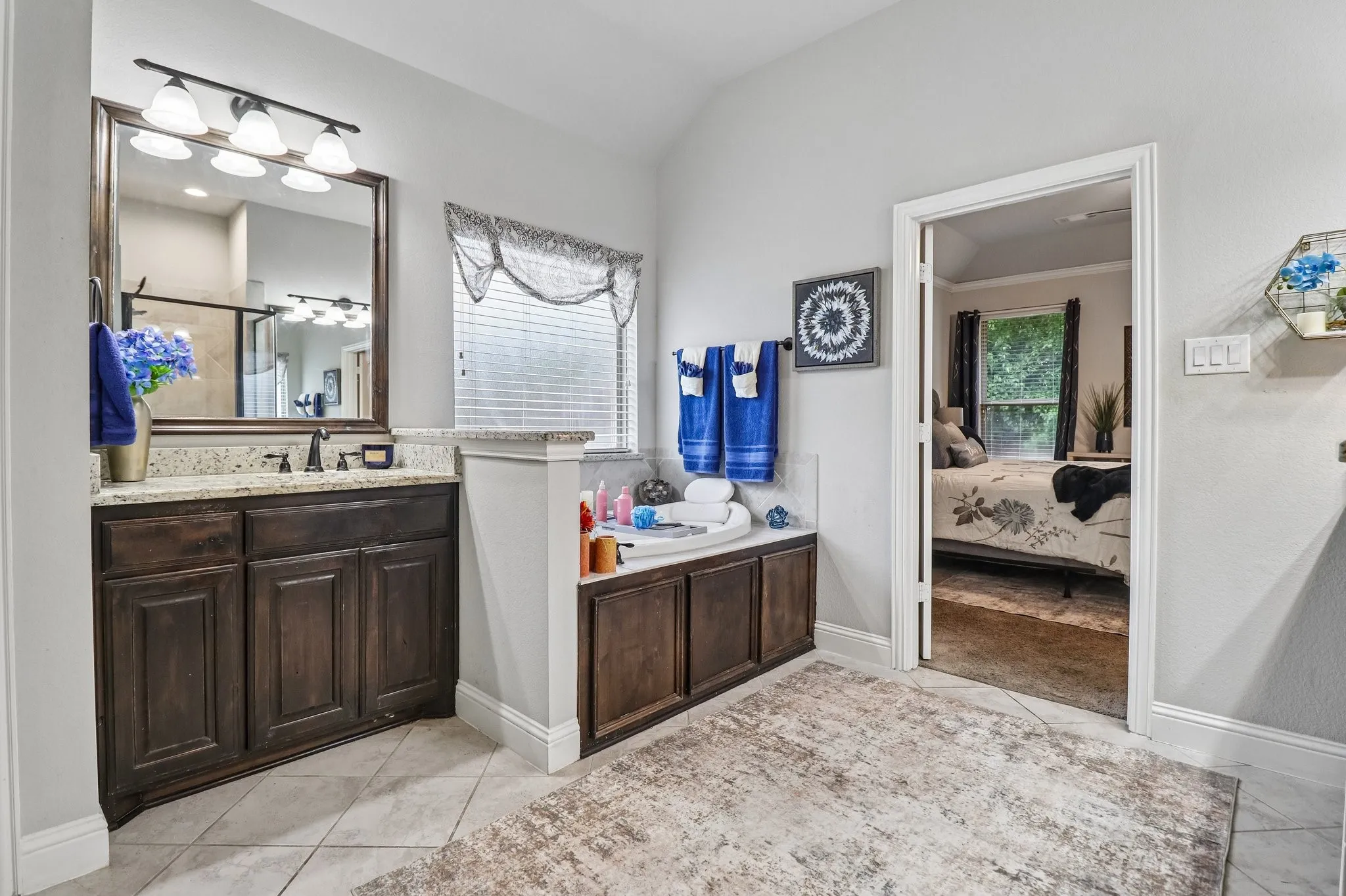 Single Family Residence For Sale in Ellis County , 217 Wisteria Way, Red Oak, Texas 75154, 4 Bedroom, 4 Bathroom, 2 Garage spaces, 2,836 Sqft, built in 2016, mls#21332245, Real Estate Agent in Red Oak, Homes For Sale in Ellis county, Homes For Sale in Red Oak, Realtor in Red Oak Texas, Real Estate Brokerage Independent Realty Texas, Luminita Cordes Realtor