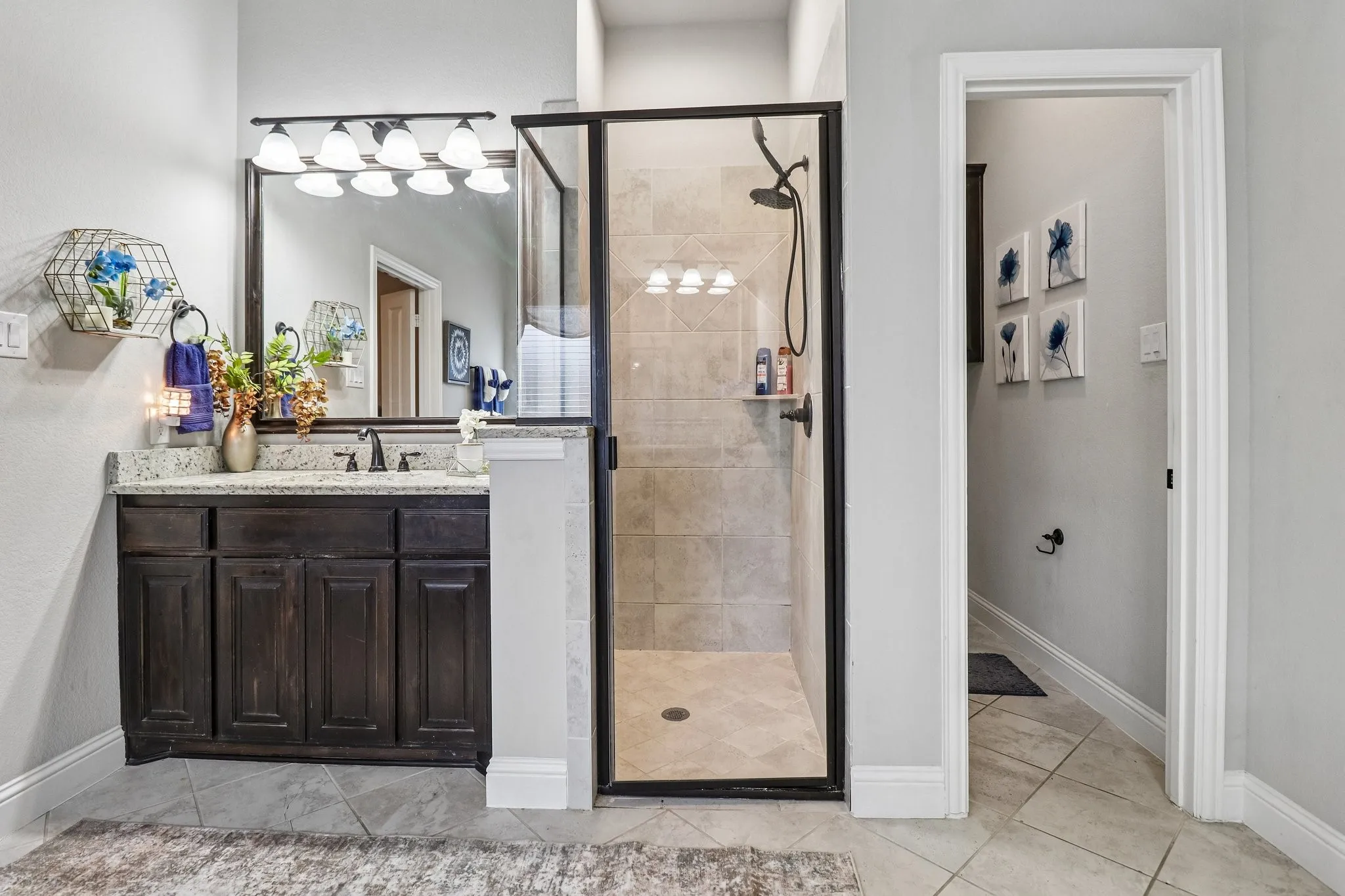 Single Family Residence For Sale in Ellis County , 217 Wisteria Way, Red Oak, Texas 75154, 4 Bedroom, 4 Bathroom, 2 Garage spaces, 2,836 Sqft, built in 2016, mls#21332245, Real Estate Agent in Red Oak, Homes For Sale in Ellis county, Homes For Sale in Red Oak, Realtor in Red Oak Texas, Real Estate Brokerage Independent Realty Texas, Luminita Cordes Realtor