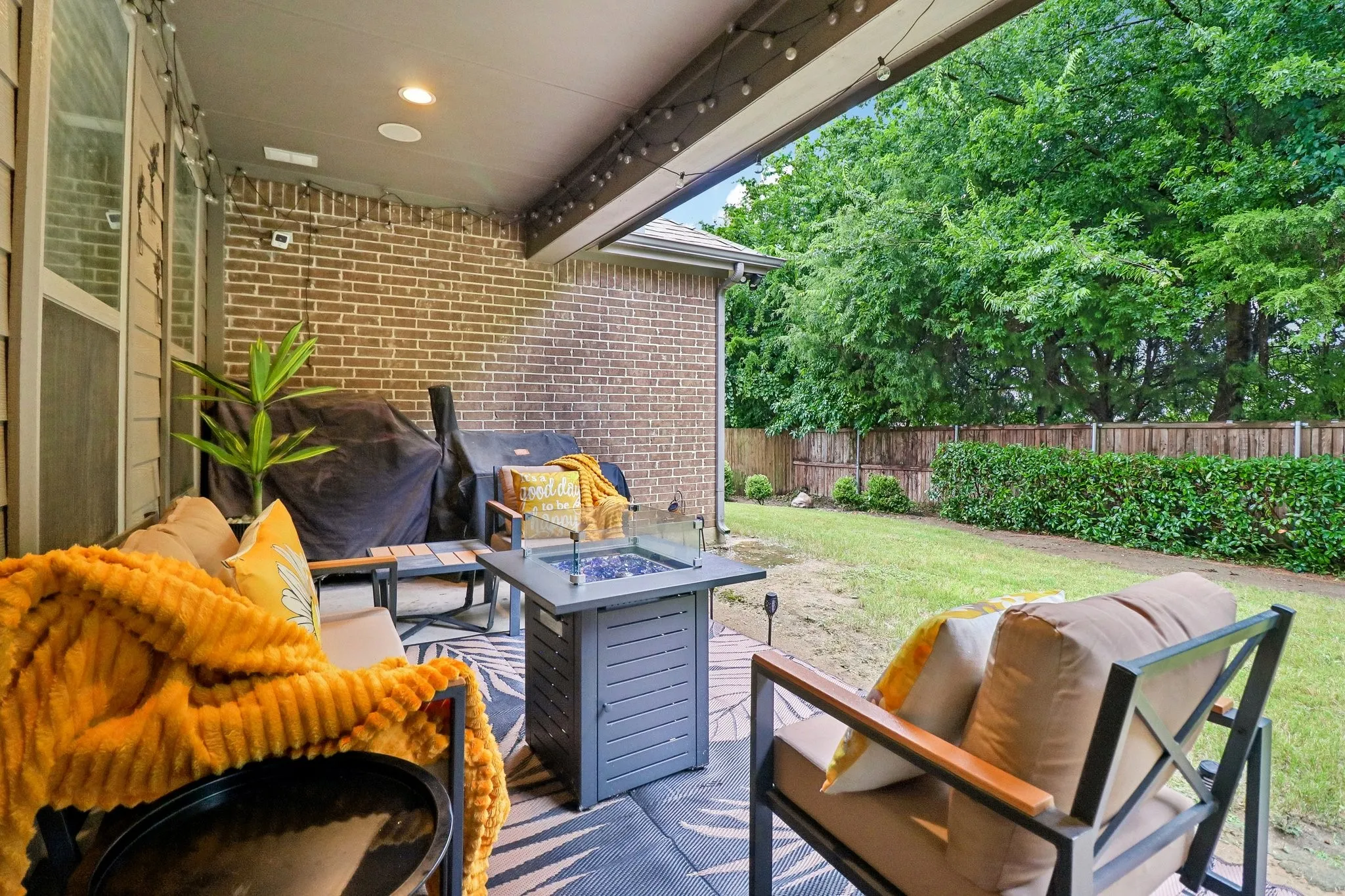 Single Family Residence For Sale in Ellis County , 217 Wisteria Way, Red Oak, Texas 75154, 4 Bedroom, 4 Bathroom, 2 Garage spaces, 2,836 Sqft, built in 2016, mls#21332245, Real Estate Agent in Red Oak, Homes For Sale in Ellis county, Homes For Sale in Red Oak, Realtor in Red Oak Texas, Real Estate Brokerage Independent Realty Texas, Luminita Cordes Realtor