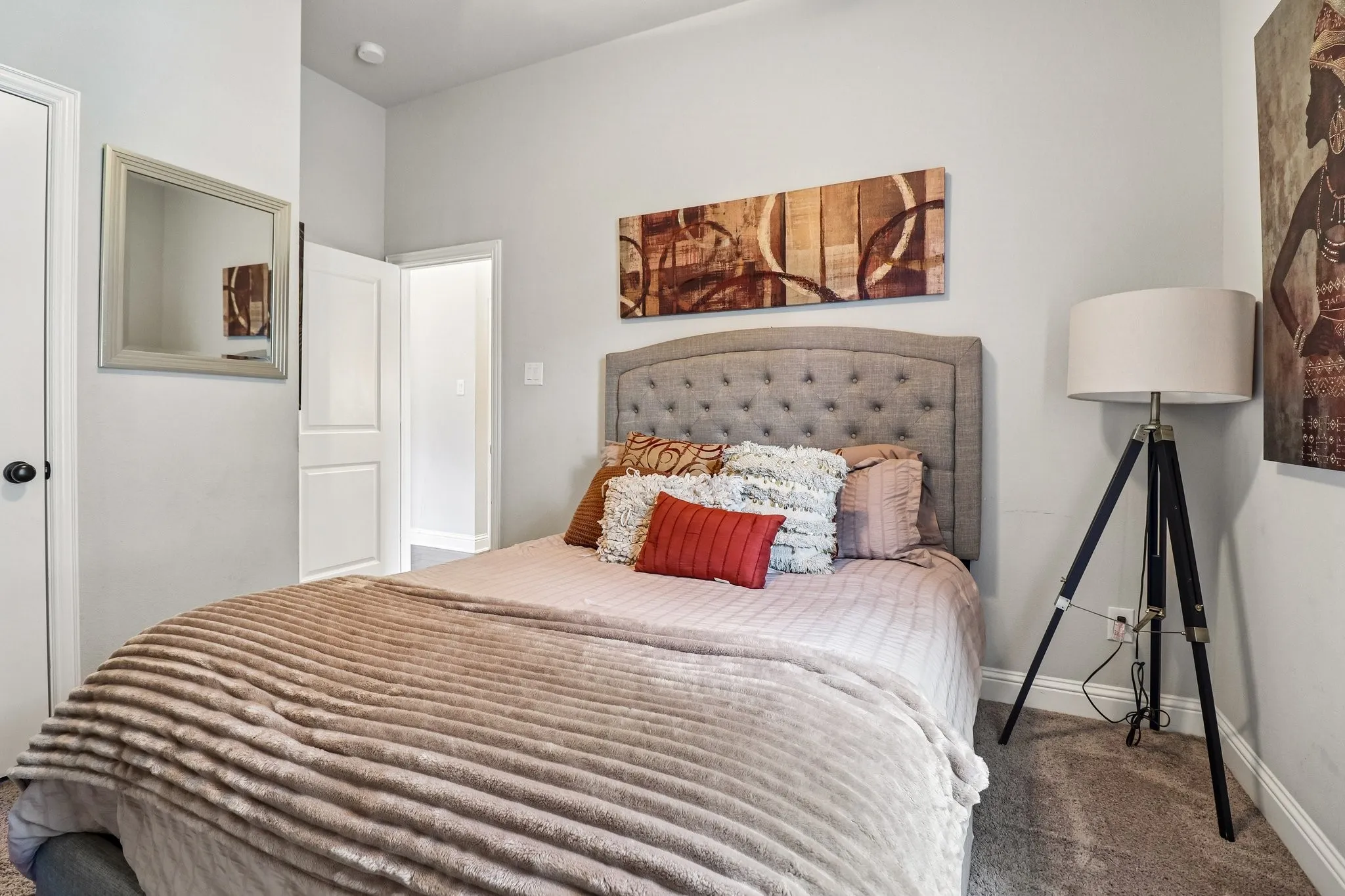 Single Family Residence For Sale in Ellis County , 217 Wisteria Way, Red Oak, Texas 75154, 4 Bedroom, 4 Bathroom, 2 Garage spaces, 2,836 Sqft, built in 2016, mls#21332245, Real Estate Agent in Red Oak, Homes For Sale in Ellis county, Homes For Sale in Red Oak, Realtor in Red Oak Texas, Real Estate Brokerage Independent Realty Texas, Luminita Cordes Realtor