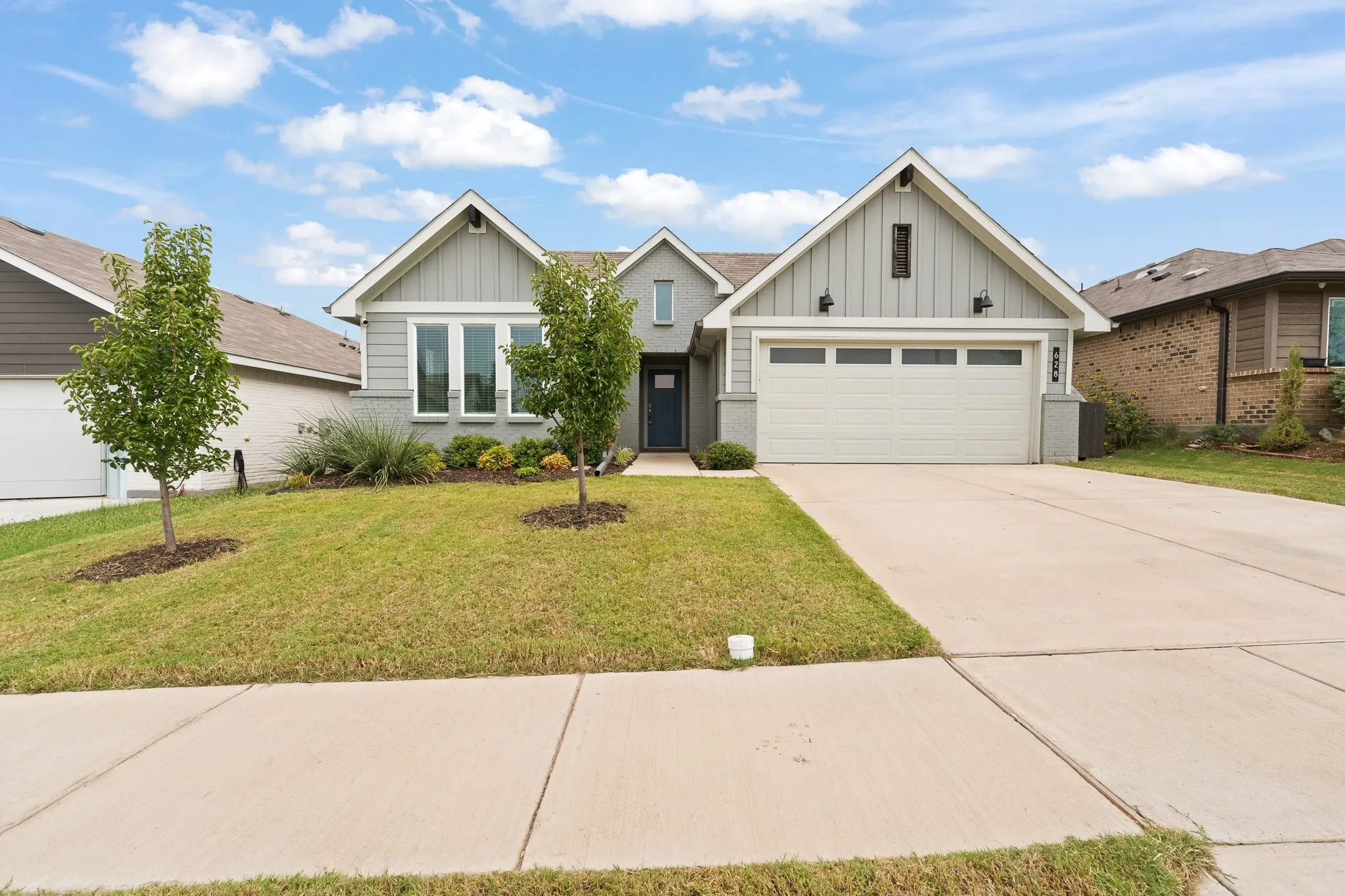 Single Family Residence For Sale in Johnson County , 628 Turtle Creek Park Trail, Alvarado, Texas 76009, 4 Bedroom, 2 Bathroom, 2 Garage spaces, 1,844 Sqft, built in 2022, mls#21309166, Real Estate Agent in Alvarado, Homes For Sale in Johnson county, Homes For Sale in Alvarado, Realtor in Alvarado Texas, Real Estate Brokerage Independent Realty Texas, Luminita Cordes Realtor