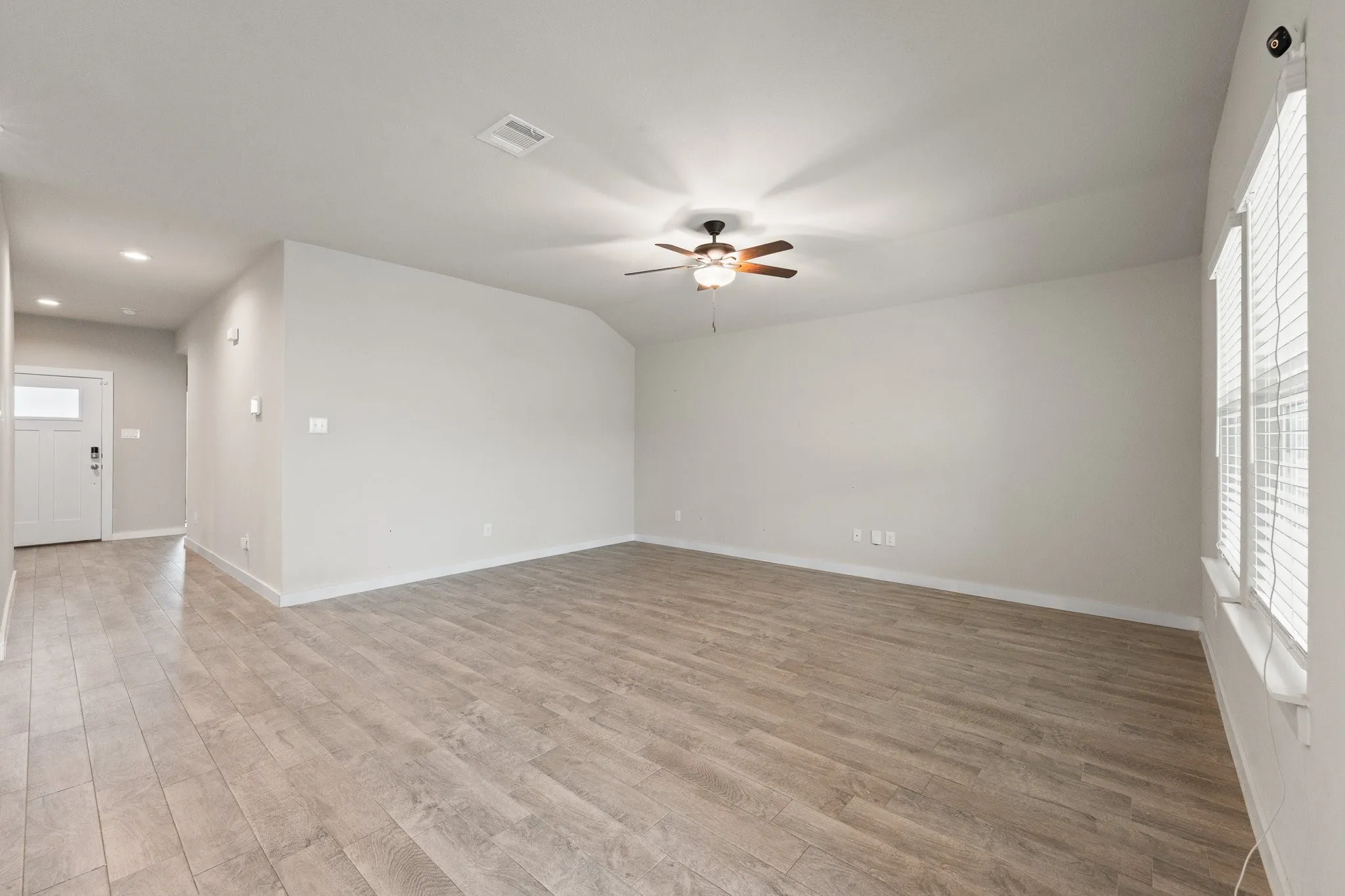 Single Family Residence For Sale in Johnson County , 628 Turtle Creek Park Trail, Alvarado, Texas 76009, 4 Bedroom, 2 Bathroom, 2 Garage spaces, 1,844 Sqft, built in 2022, mls#21309166, Real Estate Agent in Alvarado, Homes For Sale in Johnson county, Homes For Sale in Alvarado, Realtor in Alvarado Texas, Real Estate Brokerage Independent Realty Texas, Luminita Cordes Realtor