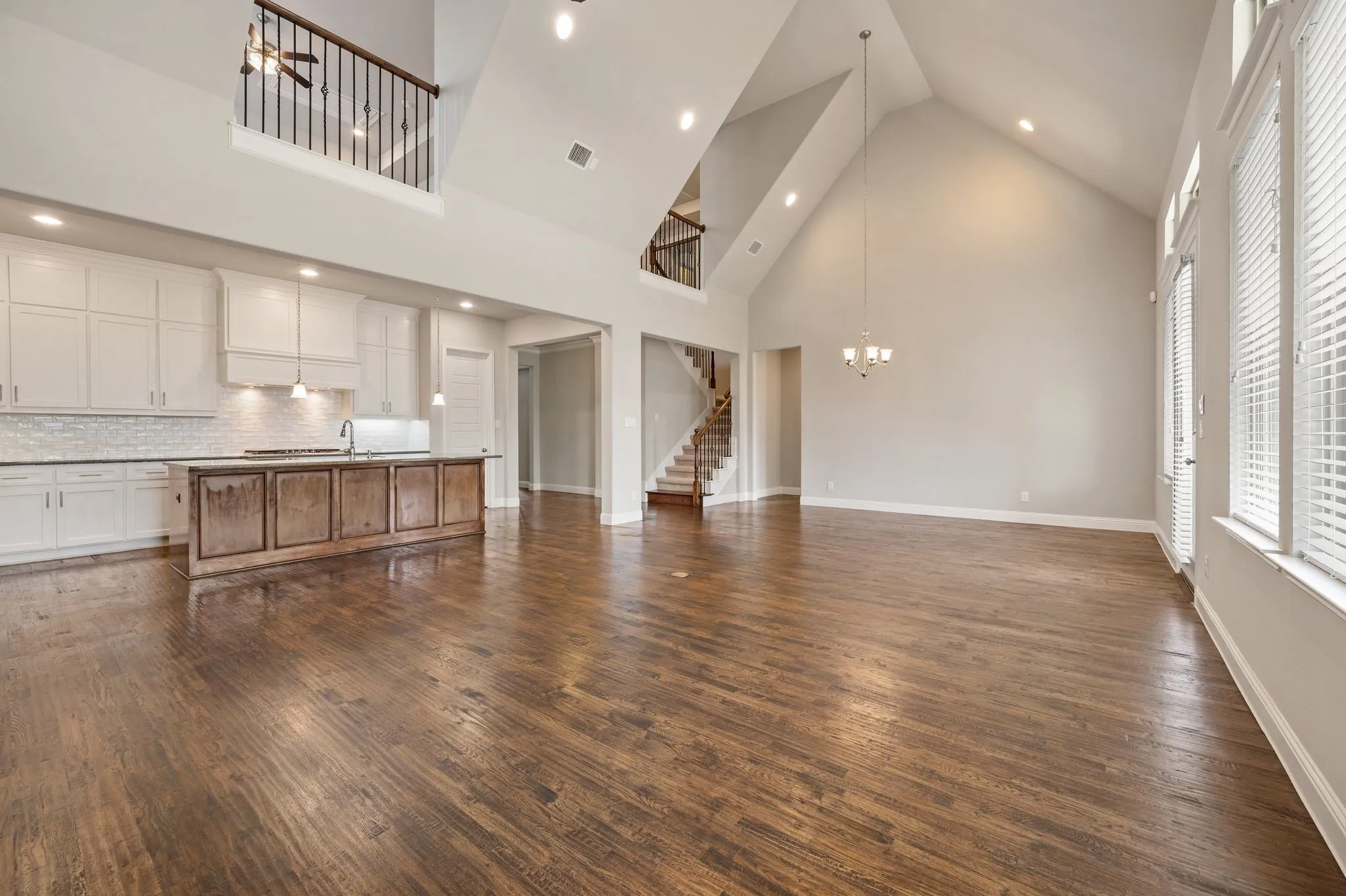 Single Family Residence For Rent in Rockwall County , 3318 Ridgecross Drive, Rockwall, Texas 75087, 4 Bedrooms, 4 Bathrooms, 3 Garage spaces, 3,959 Sqft, built in 2016, Price $4,000, mls#21334097, Real Estate Agent in Rockwall, Homes For Rent in Rockwall county, Homes For Rent in Rockwall, Realtor in Rockwall Texas, Real Estate Brokerage Independent Realty Texas, Luminita Cordes Realtor