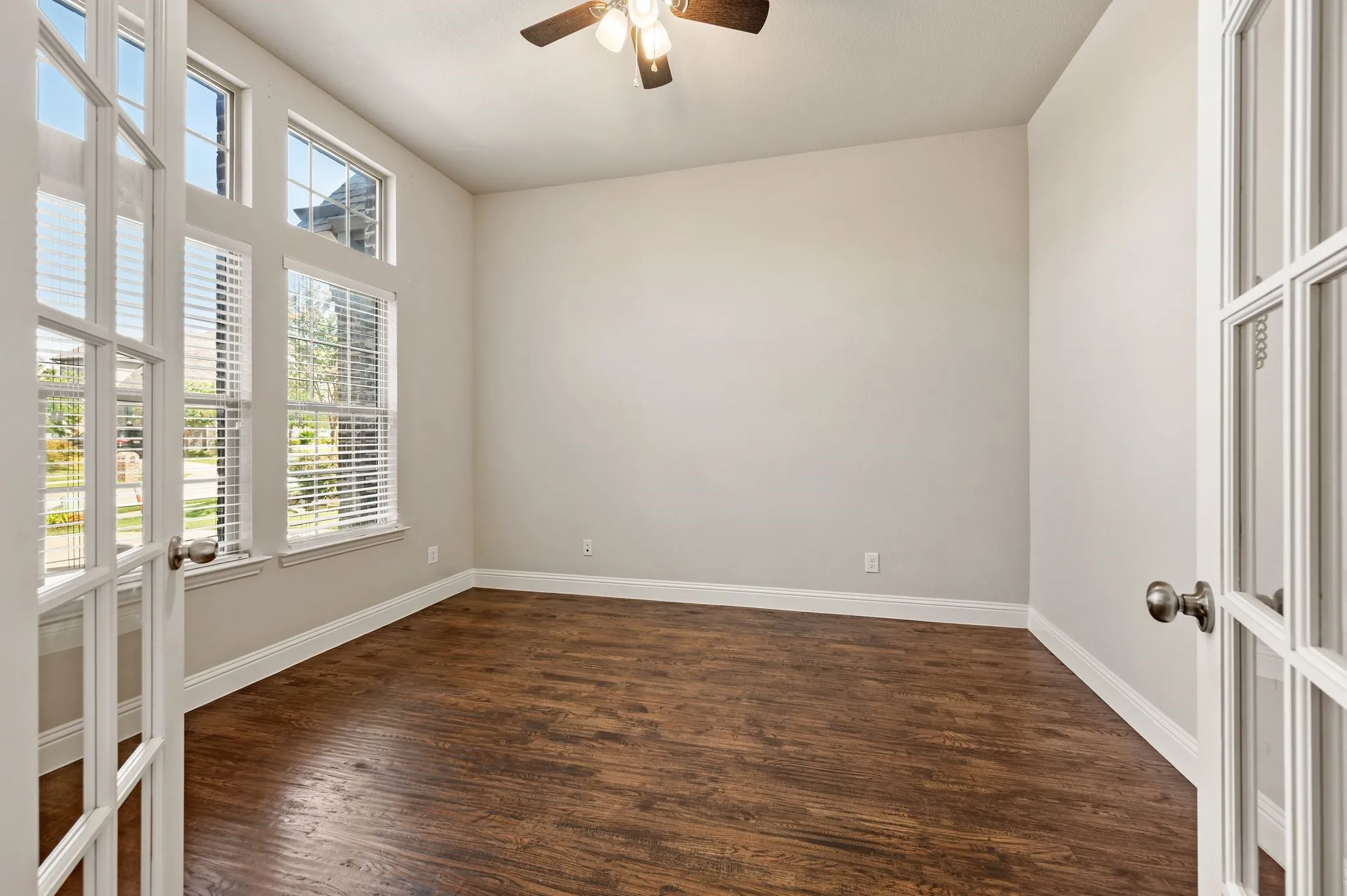 Single Family Residence For Rent in Rockwall County , 3318 Ridgecross Drive, Rockwall, Texas 75087, 4 Bedrooms, 4 Bathrooms, 3 Garage spaces, 3,959 Sqft, built in 2016, Price $4,000, mls#21334097, Real Estate Agent in Rockwall, Homes For Rent in Rockwall county, Homes For Rent in Rockwall, Realtor in Rockwall Texas, Real Estate Brokerage Independent Realty Texas, Luminita Cordes Realtor