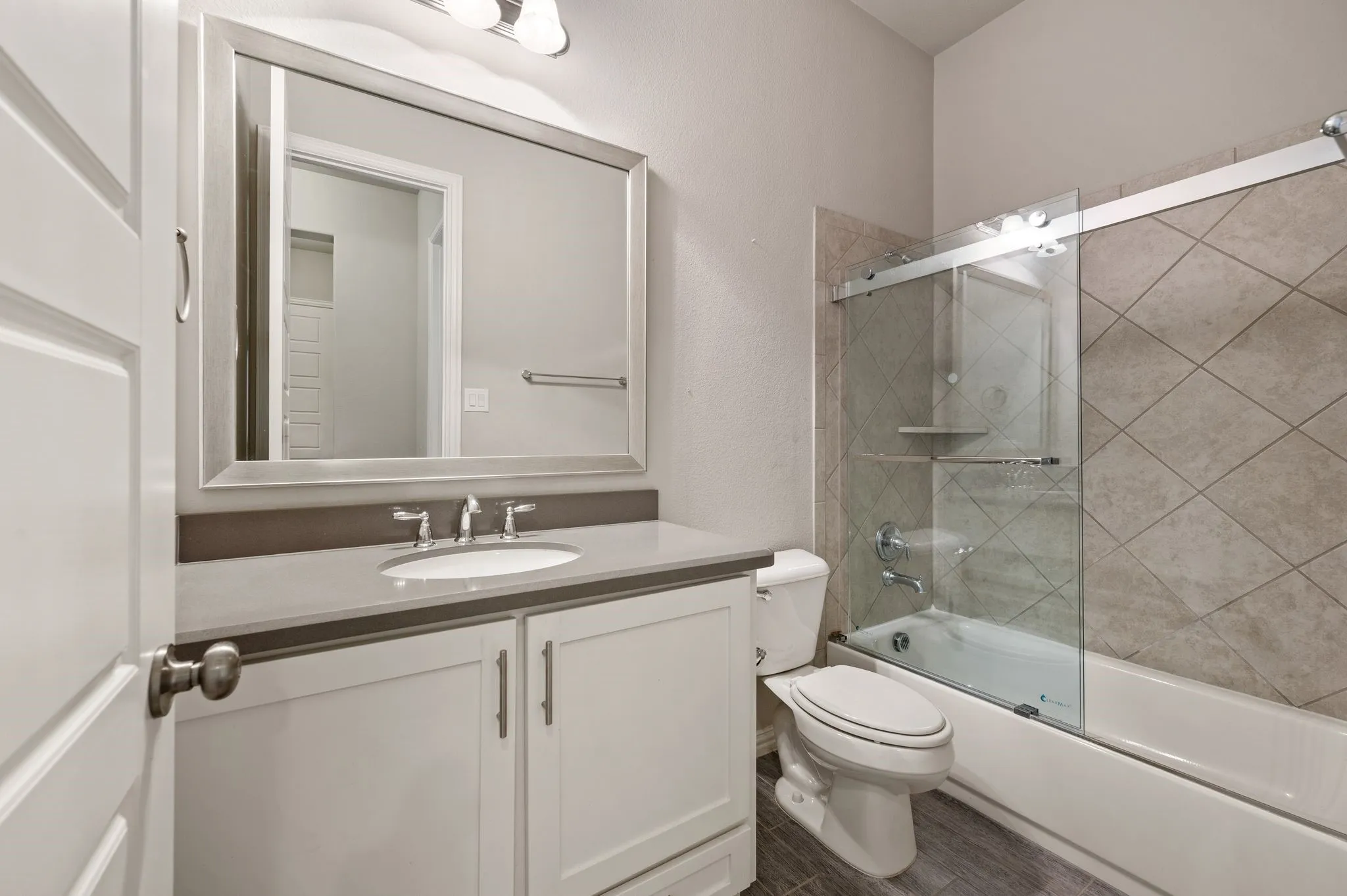 Single Family Residence For Rent in Rockwall County , 3318 Ridgecross Drive, Rockwall, Texas 75087, 4 Bedrooms, 4 Bathrooms, 3 Garage spaces, 3,959 Sqft, built in 2016, Price $4,000, mls#21334097, Real Estate Agent in Rockwall, Homes For Rent in Rockwall county, Homes For Rent in Rockwall, Realtor in Rockwall Texas, Real Estate Brokerage Independent Realty Texas, Luminita Cordes Realtor