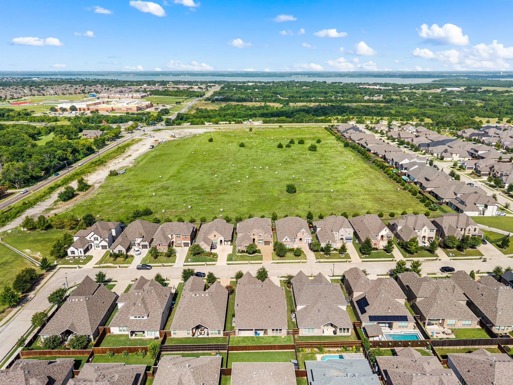 Single Family Residence For Rent in Rockwall County , 3318 Ridgecross Drive, Rockwall, Texas 75087, 4 Bedrooms, 4 Bathrooms, 3 Garage spaces, 3,959 Sqft, built in 2016, Price $4,000, mls#21334097, Real Estate Agent in Rockwall, Homes For Rent in Rockwall county, Homes For Rent in Rockwall, Realtor in Rockwall Texas, Real Estate Brokerage Independent Realty Texas, Luminita Cordes Realtor
