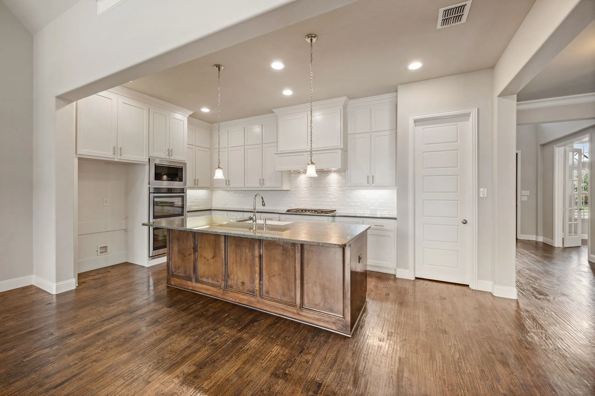 Single Family Residence For Rent in Rockwall County , 3318 Ridgecross Drive, Rockwall, Texas 75087, 4 Bedrooms, 4 Bathrooms, 3 Garage spaces, 3,959 Sqft, built in 2016, Price $4,000, mls#21334097, Real Estate Agent in Rockwall, Homes For Rent in Rockwall county, Homes For Rent in Rockwall, Realtor in Rockwall Texas, Real Estate Brokerage Independent Realty Texas, Luminita Cordes Realtor