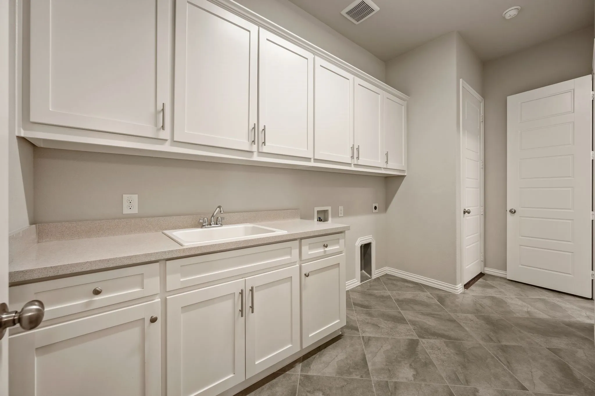 Single Family Residence For Rent in Rockwall County , 3318 Ridgecross Drive, Rockwall, Texas 75087, 4 Bedrooms, 4 Bathrooms, 3 Garage spaces, 3,959 Sqft, built in 2016, Price $4,000, mls#21334097, Real Estate Agent in Rockwall, Homes For Rent in Rockwall county, Homes For Rent in Rockwall, Realtor in Rockwall Texas, Real Estate Brokerage Independent Realty Texas, Luminita Cordes Realtor
