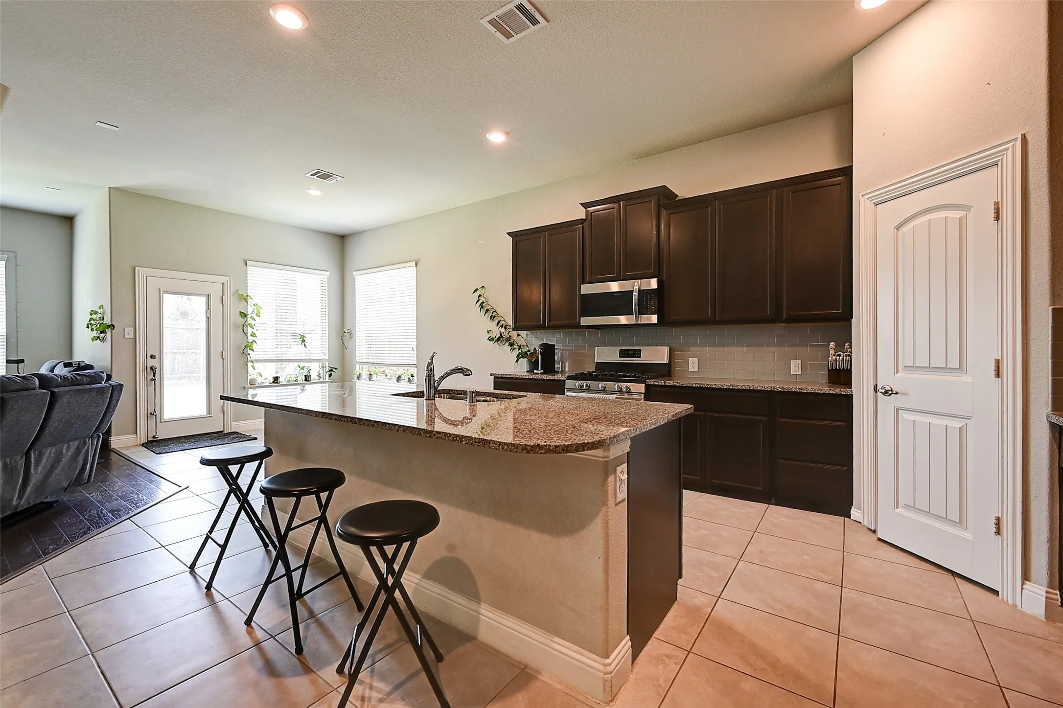 Single Family Residence For Sale in Denton County , 4016 Blessington Drive, Frisco, Texas 75036, 3 Bedroom, 2 Bathroom, 2 Garage spaces, 2,013 Sqft, built in 2017, Price $409,900, mls#21328913, Real Estate Agent in Frisco, Homes For Sale in Denton county, Homes For Sale in Frisco, Realtor in Frisco Texas, Real Estate Brokerage Independent Realty Texas, Luminita Cordes Realtor