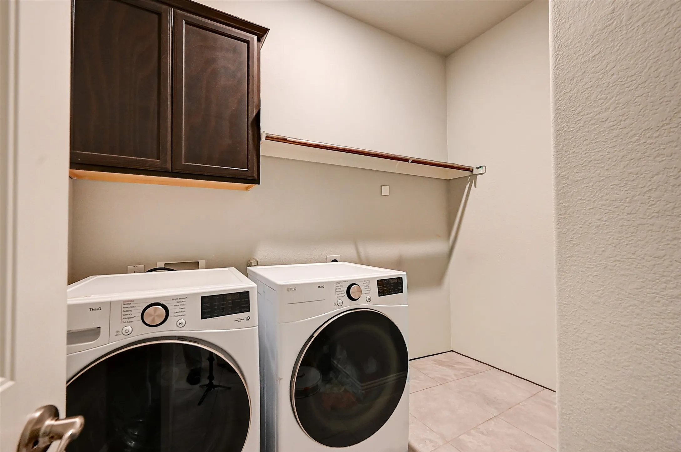 Single Family Residence For Sale in Denton County , 4016 Blessington Drive, Frisco, Texas 75036, 3 Bedroom, 2 Bathroom, 2 Garage spaces, 2,013 Sqft, built in 2017, Price $409,900, mls#21328913, Real Estate Agent in Frisco, Homes For Sale in Denton county, Homes For Sale in Frisco, Realtor in Frisco Texas, Real Estate Brokerage Independent Realty Texas, Luminita Cordes Realtor