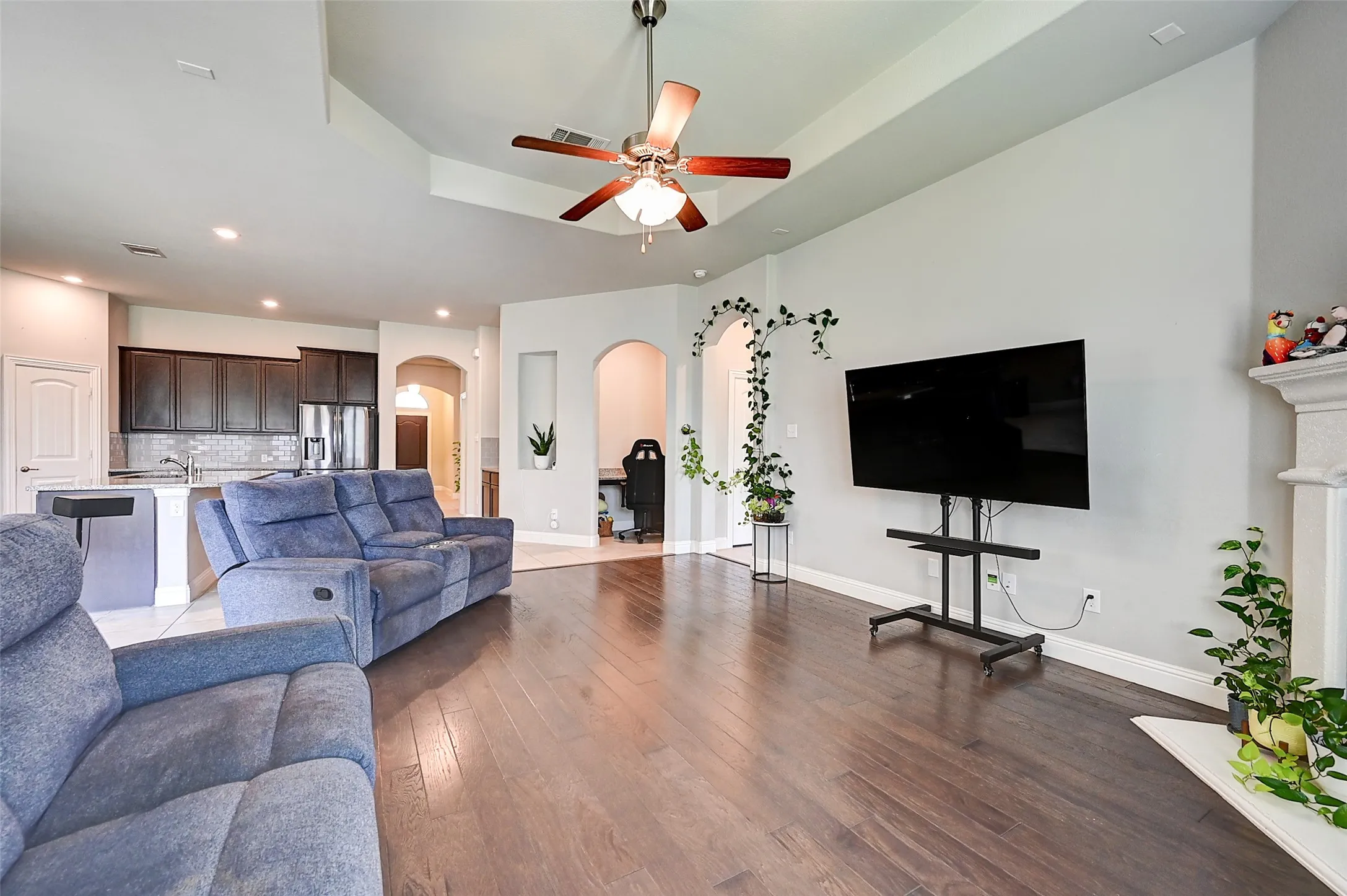 Single Family Residence For Sale in Denton County , 4016 Blessington Drive, Frisco, Texas 75036, 3 Bedroom, 2 Bathroom, 2 Garage spaces, 2,013 Sqft, built in 2017, Price $409,900, mls#21328913, Real Estate Agent in Frisco, Homes For Sale in Denton county, Homes For Sale in Frisco, Realtor in Frisco Texas, Real Estate Brokerage Independent Realty Texas, Luminita Cordes Realtor