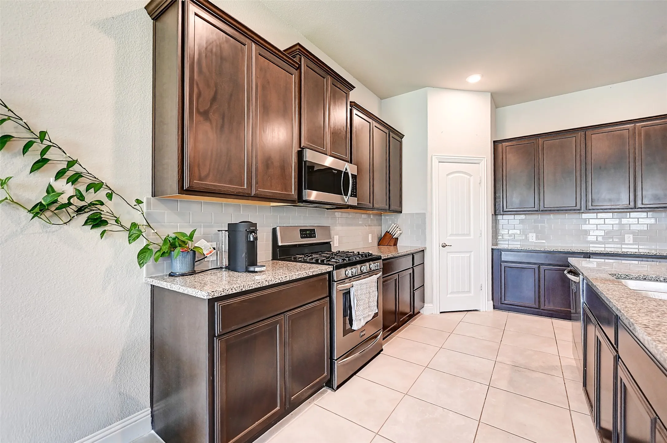 Single Family Residence For Sale in Denton County , 4016 Blessington Drive, Frisco, Texas 75036, 3 Bedroom, 2 Bathroom, 2 Garage spaces, 2,013 Sqft, built in 2017, Price $409,900, mls#21328913, Real Estate Agent in Frisco, Homes For Sale in Denton county, Homes For Sale in Frisco, Realtor in Frisco Texas, Real Estate Brokerage Independent Realty Texas, Luminita Cordes Realtor