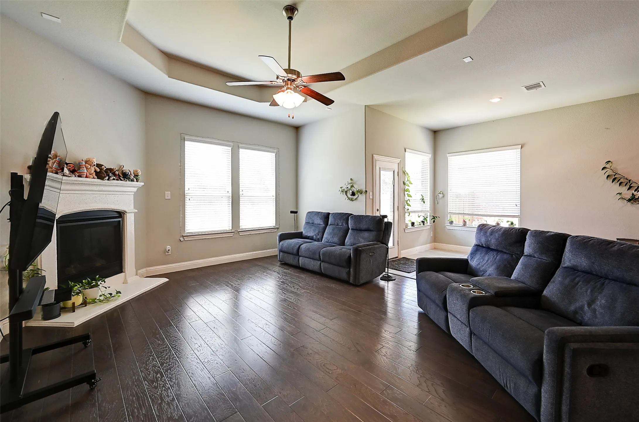 Single Family Residence For Sale in Denton County , 4016 Blessington Drive, Frisco, Texas 75036, 3 Bedroom, 2 Bathroom, 2 Garage spaces, 2,013 Sqft, built in 2017, Price $409,900, mls#21328913, Real Estate Agent in Frisco, Homes For Sale in Denton county, Homes For Sale in Frisco, Realtor in Frisco Texas, Real Estate Brokerage Independent Realty Texas, Luminita Cordes Realtor