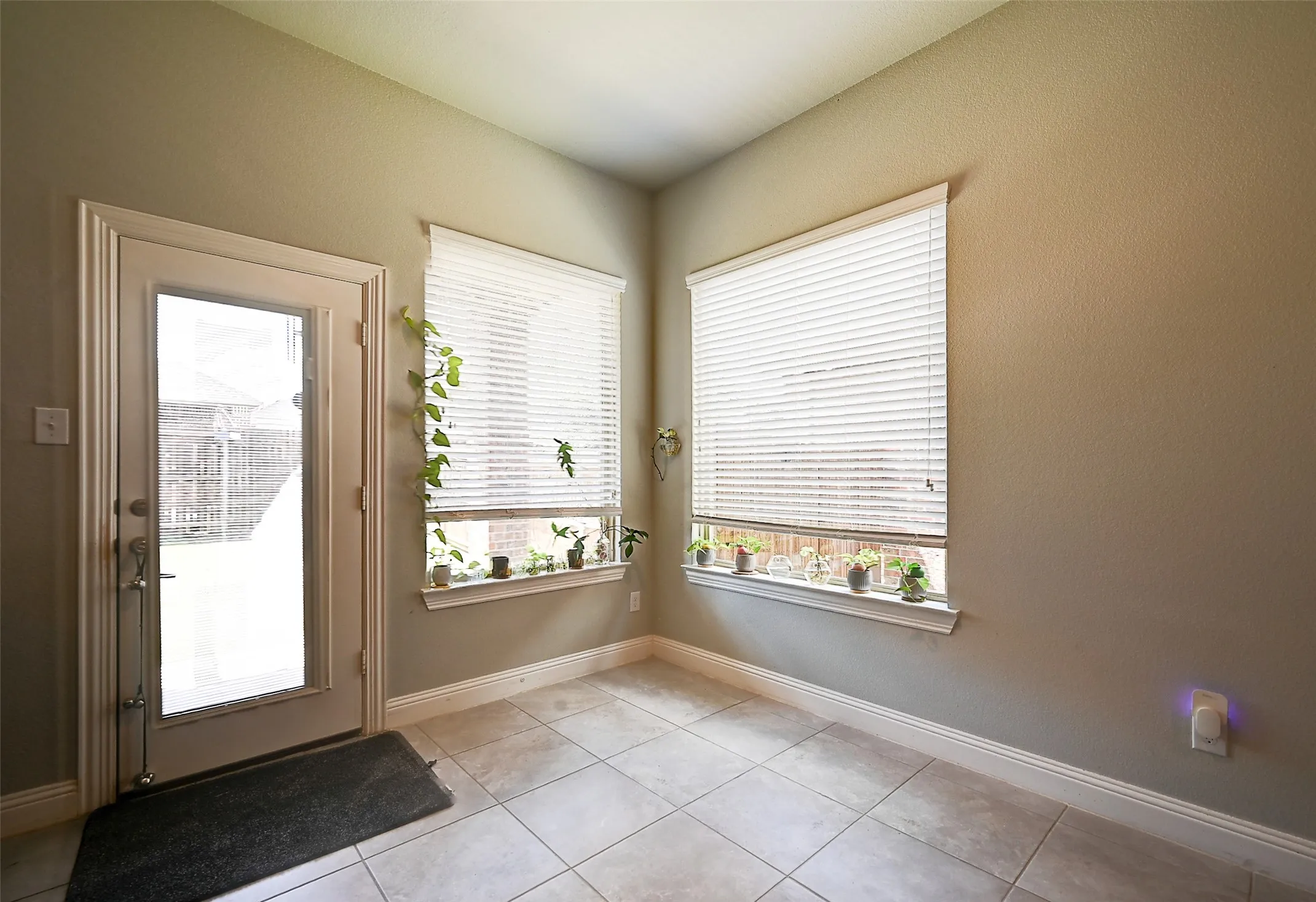 Single Family Residence For Sale in Denton County , 4016 Blessington Drive, Frisco, Texas 75036, 3 Bedroom, 2 Bathroom, 2 Garage spaces, 2,013 Sqft, built in 2017, Price $409,900, mls#21328913, Real Estate Agent in Frisco, Homes For Sale in Denton county, Homes For Sale in Frisco, Realtor in Frisco Texas, Real Estate Brokerage Independent Realty Texas, Luminita Cordes Realtor
