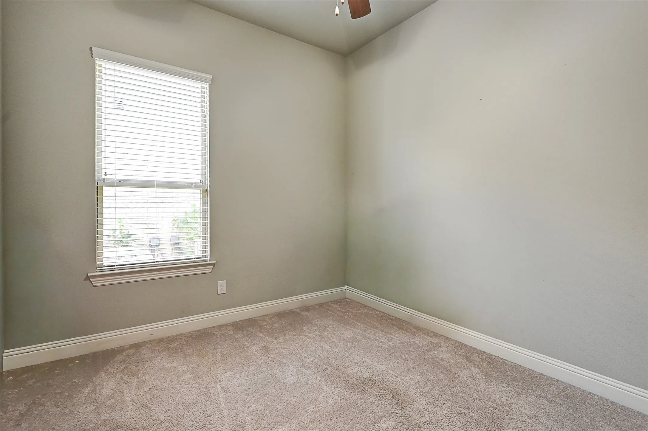 Single Family Residence For Sale in Denton County , 4016 Blessington Drive, Frisco, Texas 75036, 3 Bedroom, 2 Bathroom, 2 Garage spaces, 2,013 Sqft, built in 2017, Price $409,900, mls#21328913, Real Estate Agent in Frisco, Homes For Sale in Denton county, Homes For Sale in Frisco, Realtor in Frisco Texas, Real Estate Brokerage Independent Realty Texas, Luminita Cordes Realtor