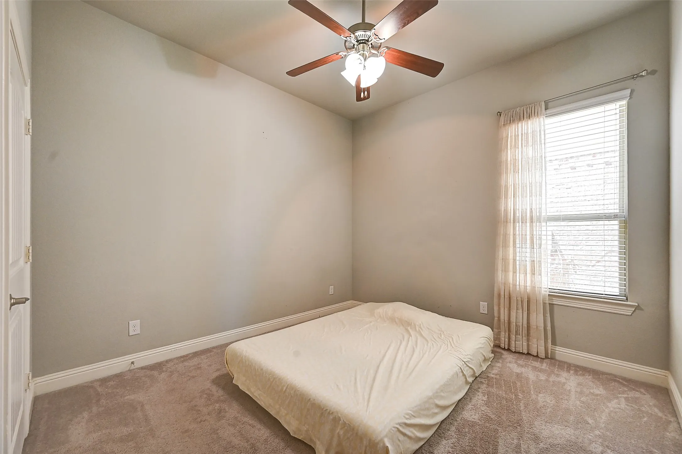Single Family Residence For Sale in Denton County , 4016 Blessington Drive, Frisco, Texas 75036, 3 Bedroom, 2 Bathroom, 2 Garage spaces, 2,013 Sqft, built in 2017, Price $409,900, mls#21328913, Real Estate Agent in Frisco, Homes For Sale in Denton county, Homes For Sale in Frisco, Realtor in Frisco Texas, Real Estate Brokerage Independent Realty Texas, Luminita Cordes Realtor