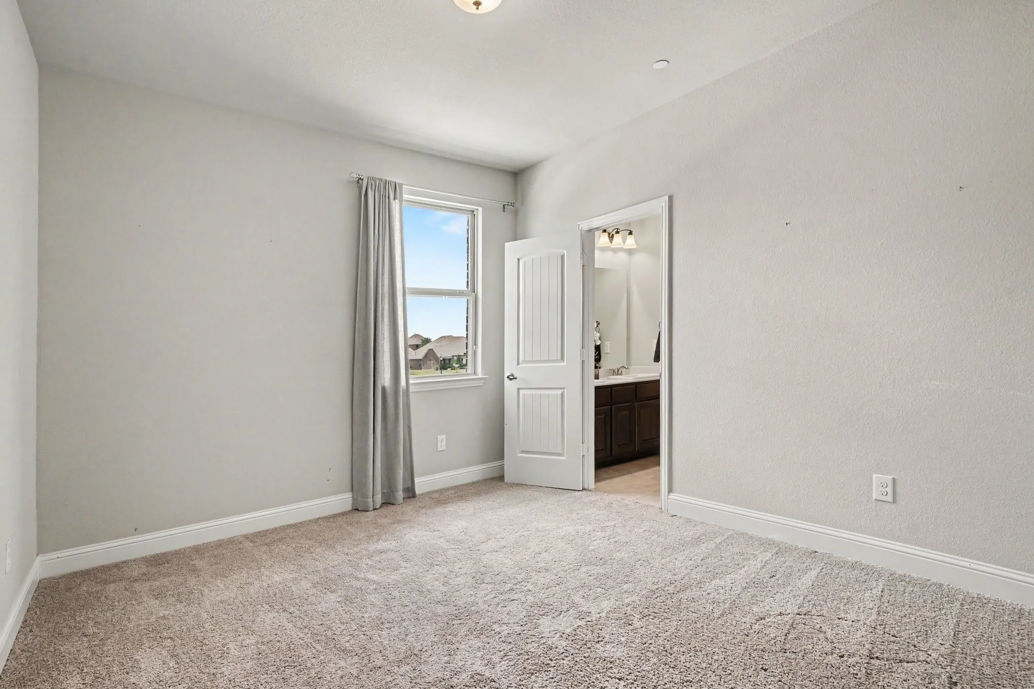 2nd Floor Bedroom with Jack n Jill Bathroom