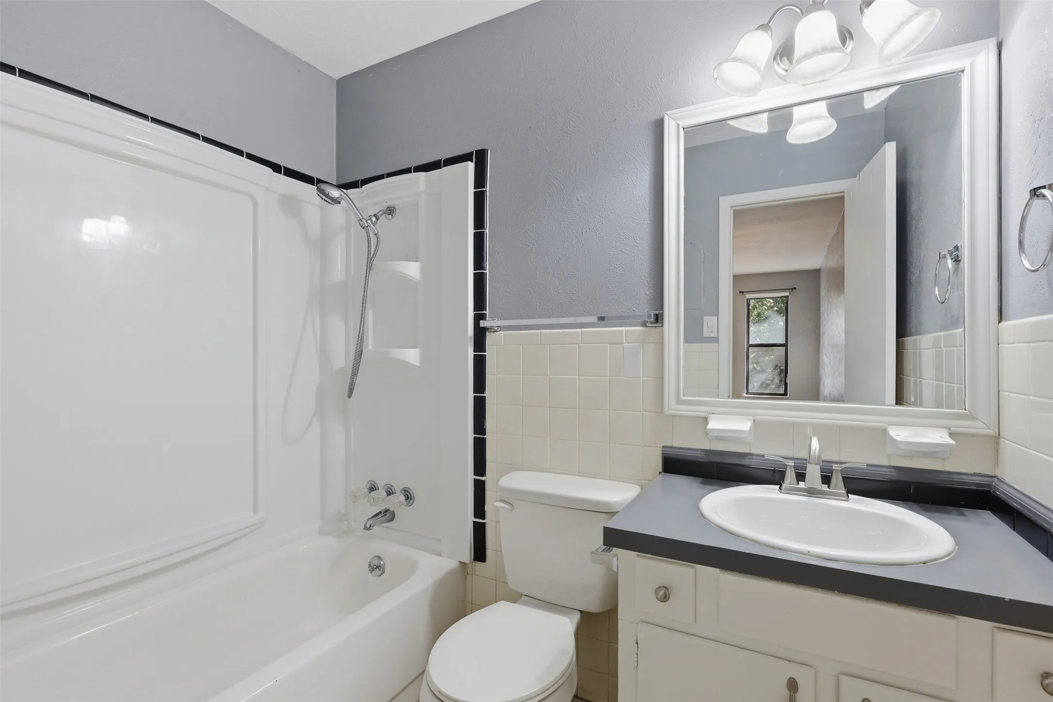 Single Family Residence For Sale in Johnson County , 1420 Laurel Lane, Cleburne, Texas 76033, 4 Bedroom, 3 Bathroom, Garage spaces, 1,724 Sqft, built in 1973, mls#21330888, Real Estate Agent in Cleburne, Homes For Sale in Johnson county, Homes For Sale in Cleburne, Realtor in Cleburne Texas, Real Estate Brokerage Independent Realty Texas, Luminita Cordes Realtor