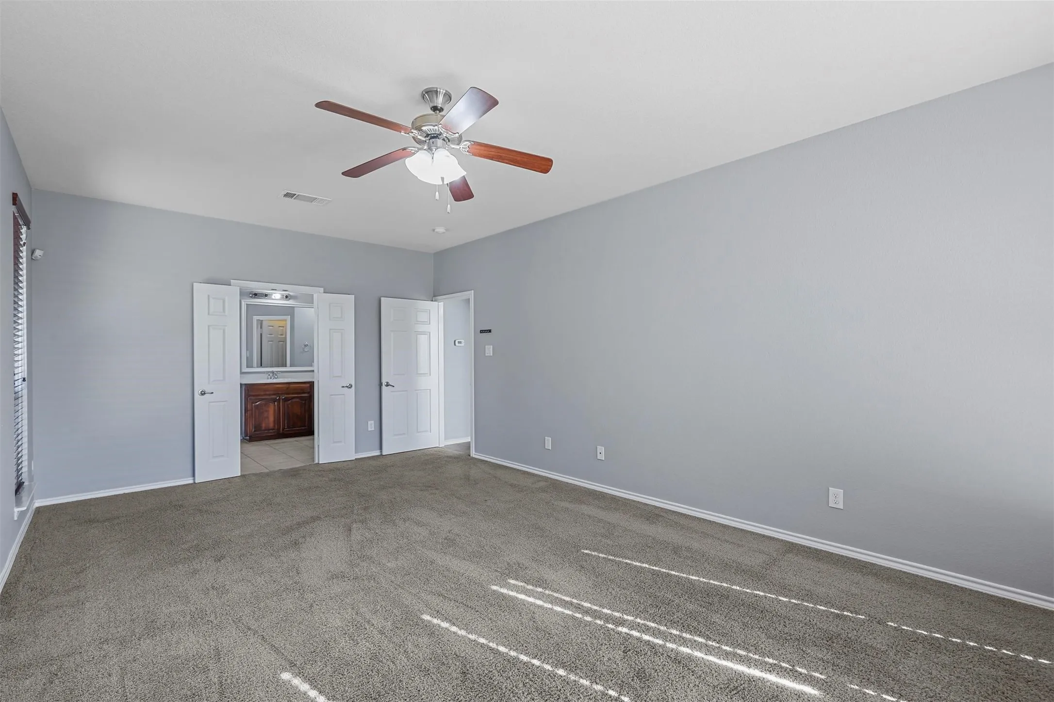 Single Family Residence For Rent in Tarrant County , 13229 Larks View Point, Fort Worth, Texas 76244, 4 Bedroom, 3 Bathroom, 2 Garage spaces, 2,439 Sqft, built in 2012, mls#21334124, Real Estate Agent in Fort Worth, Homes For Rent in Tarrant county, Homes For Rent in Fort Worth, Realtor in Fort Worth Texas, Real Estate Brokerage Independent Realty Texas, Luminita Cordes Realtor