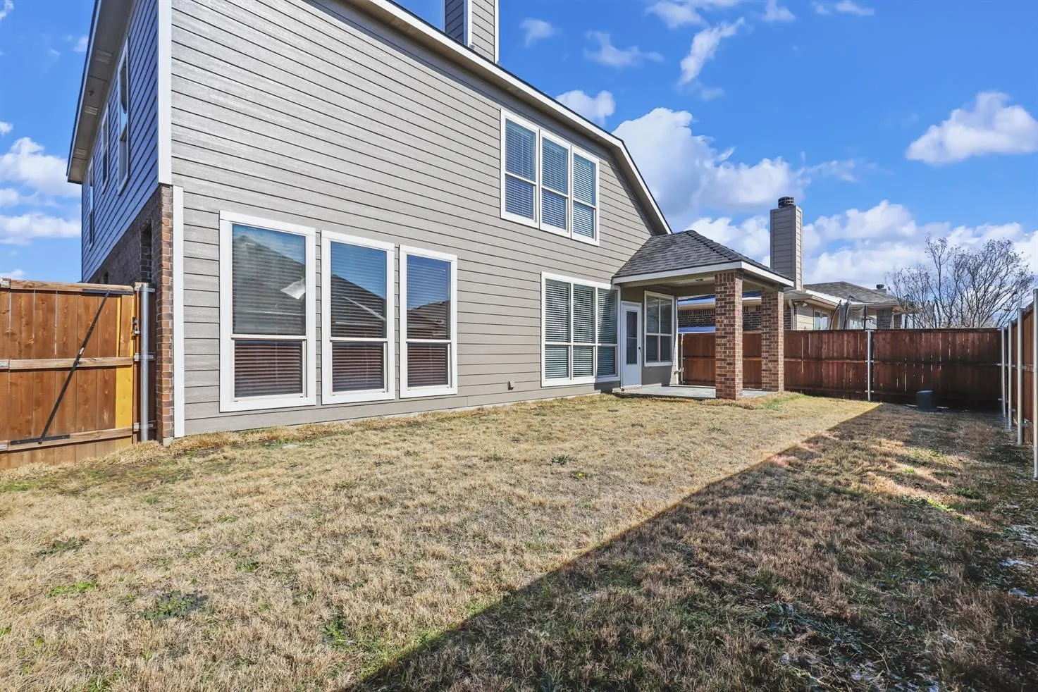 Single Family Residence For Rent in Tarrant County , 13229 Larks View Point, Fort Worth, Texas 76244, 4 Bedroom, 3 Bathroom, 2 Garage spaces, 2,439 Sqft, built in 2012, mls#21334124, Real Estate Agent in Fort Worth, Homes For Rent in Tarrant county, Homes For Rent in Fort Worth, Realtor in Fort Worth Texas, Real Estate Brokerage Independent Realty Texas, Luminita Cordes Realtor