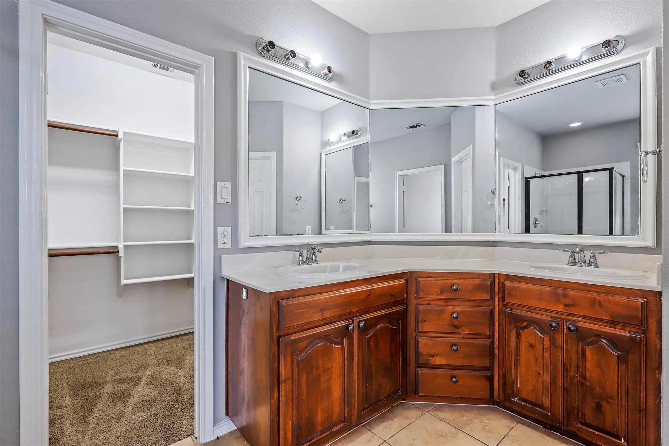 Single Family Residence For Rent in Tarrant County , 13229 Larks View Point, Fort Worth, Texas 76244, 4 Bedroom, 3 Bathroom, 2 Garage spaces, 2,439 Sqft, built in 2012, mls#21334124, Real Estate Agent in Fort Worth, Homes For Rent in Tarrant county, Homes For Rent in Fort Worth, Realtor in Fort Worth Texas, Real Estate Brokerage Independent Realty Texas, Luminita Cordes Realtor
