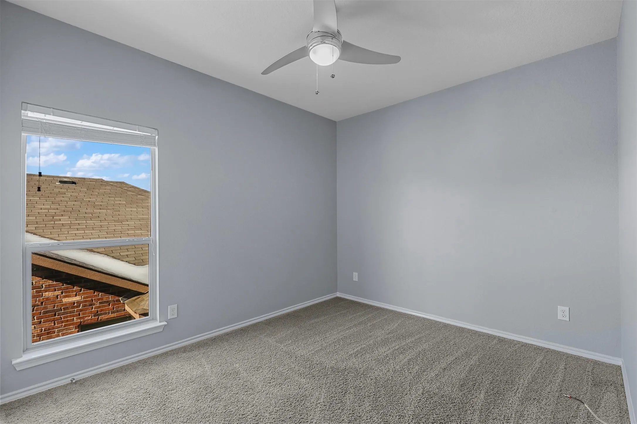 Single Family Residence For Rent in Tarrant County , 13229 Larks View Point, Fort Worth, Texas 76244, 4 Bedroom, 3 Bathroom, 2 Garage spaces, 2,439 Sqft, built in 2012, mls#21334124, Real Estate Agent in Fort Worth, Homes For Rent in Tarrant county, Homes For Rent in Fort Worth, Realtor in Fort Worth Texas, Real Estate Brokerage Independent Realty Texas, Luminita Cordes Realtor