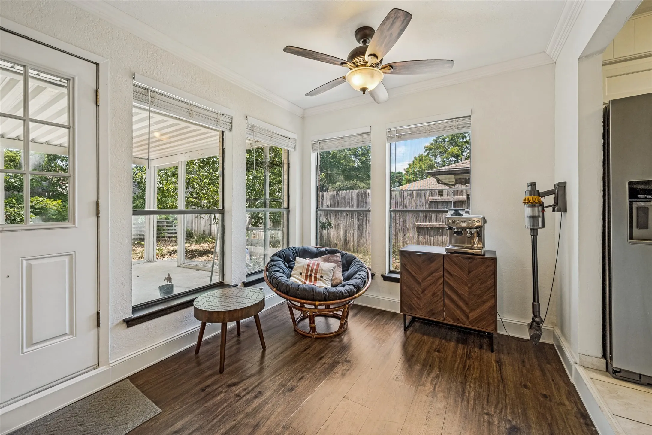 Single Family Residence For Sale in Tarrant County , 3410 Sheridan Court, Arlington, Texas 76017, 3 Bedroom, 2 Bathroom, 2 Garage spaces, 1,740 Sqft, built in 1980, mls#21320116, Real Estate Agent in Arlington, Homes For Sale in Tarrant county, Homes For Sale in Arlington, Realtor in Arlington Texas, Real Estate Brokerage Independent Realty Texas, Luminita Cordes Realtor