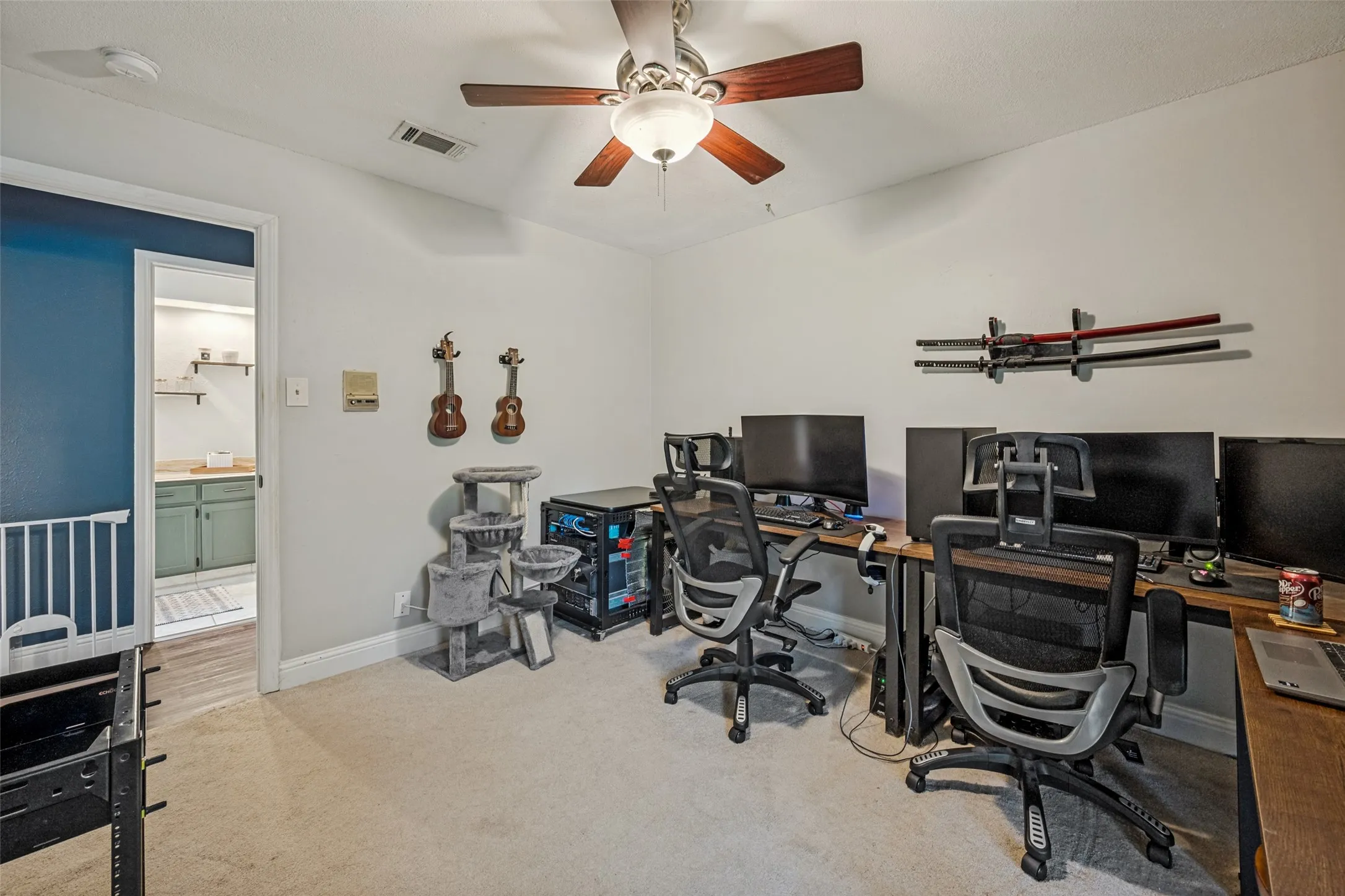 Single Family Residence For Sale in Tarrant County , 3410 Sheridan Court, Arlington, Texas 76017, 3 Bedroom, 2 Bathroom, 2 Garage spaces, 1,740 Sqft, built in 1980, mls#21320116, Real Estate Agent in Arlington, Homes For Sale in Tarrant county, Homes For Sale in Arlington, Realtor in Arlington Texas, Real Estate Brokerage Independent Realty Texas, Luminita Cordes Realtor