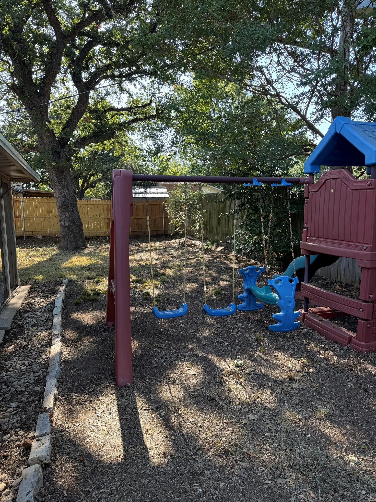 Single Family Residence For Sale in Tarrant County , 3410 Sheridan Court, Arlington, Texas 76017, 3 Bedroom, 2 Bathroom, 2 Garage spaces, 1,740 Sqft, built in 1980, mls#21320116, Real Estate Agent in Arlington, Homes For Sale in Tarrant county, Homes For Sale in Arlington, Realtor in Arlington Texas, Real Estate Brokerage Independent Realty Texas, Luminita Cordes Realtor