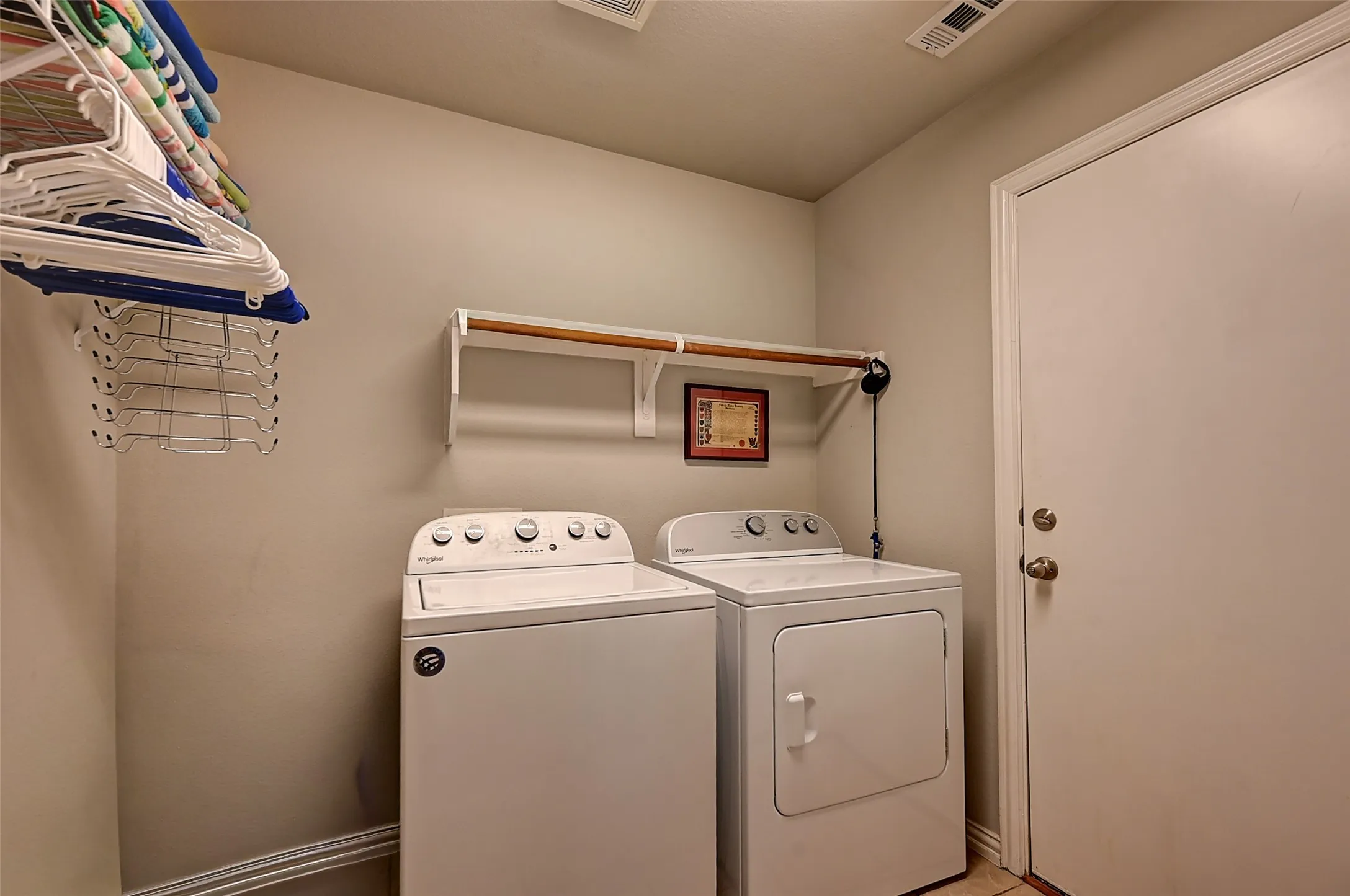 Single Family Residence For Sale in Rockwall County , 386 Phillips Court, Fate, Texas 75087, 4 Bedroom, 3 Bathroom, 2 Garage spaces, 2,754 Sqft, built in 2005, mls#21330419, Real Estate Agent in Fate, Homes For Sale in Rockwall county, Homes For Sale in Fate, Realtor in Fate Texas, Real Estate Brokerage Independent Realty Texas, Luminita Cordes Realtor
