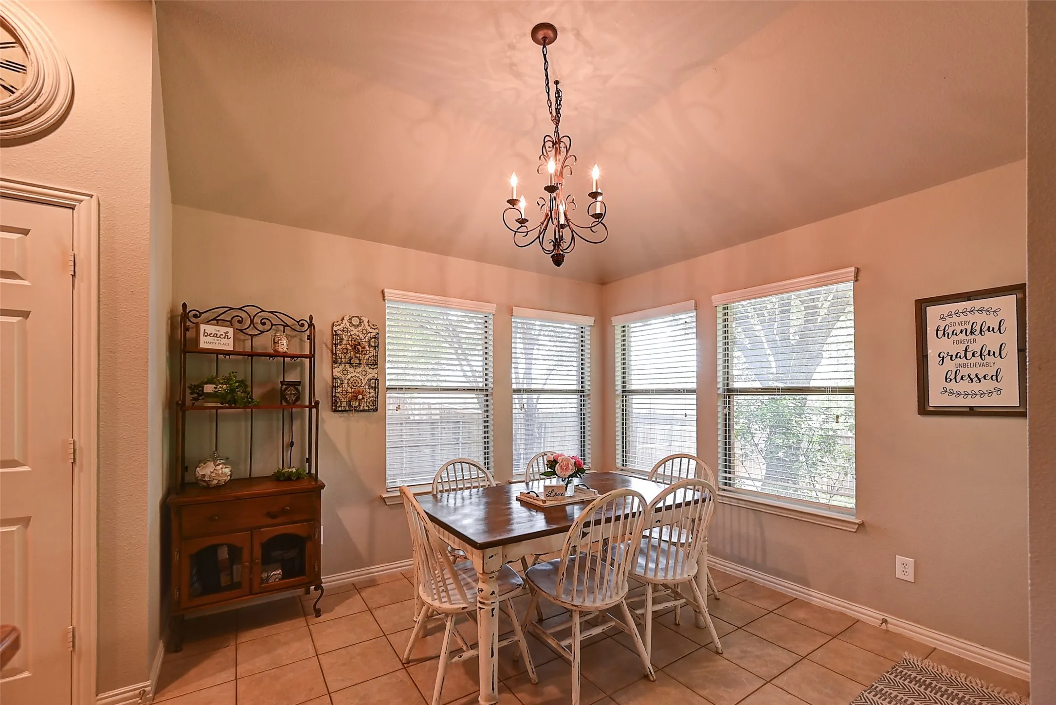 Single Family Residence For Sale in Rockwall County , 386 Phillips Court, Fate, Texas 75087, 4 Bedroom, 3 Bathroom, 2 Garage spaces, 2,754 Sqft, built in 2005, mls#21330419, Real Estate Agent in Fate, Homes For Sale in Rockwall county, Homes For Sale in Fate, Realtor in Fate Texas, Real Estate Brokerage Independent Realty Texas, Luminita Cordes Realtor