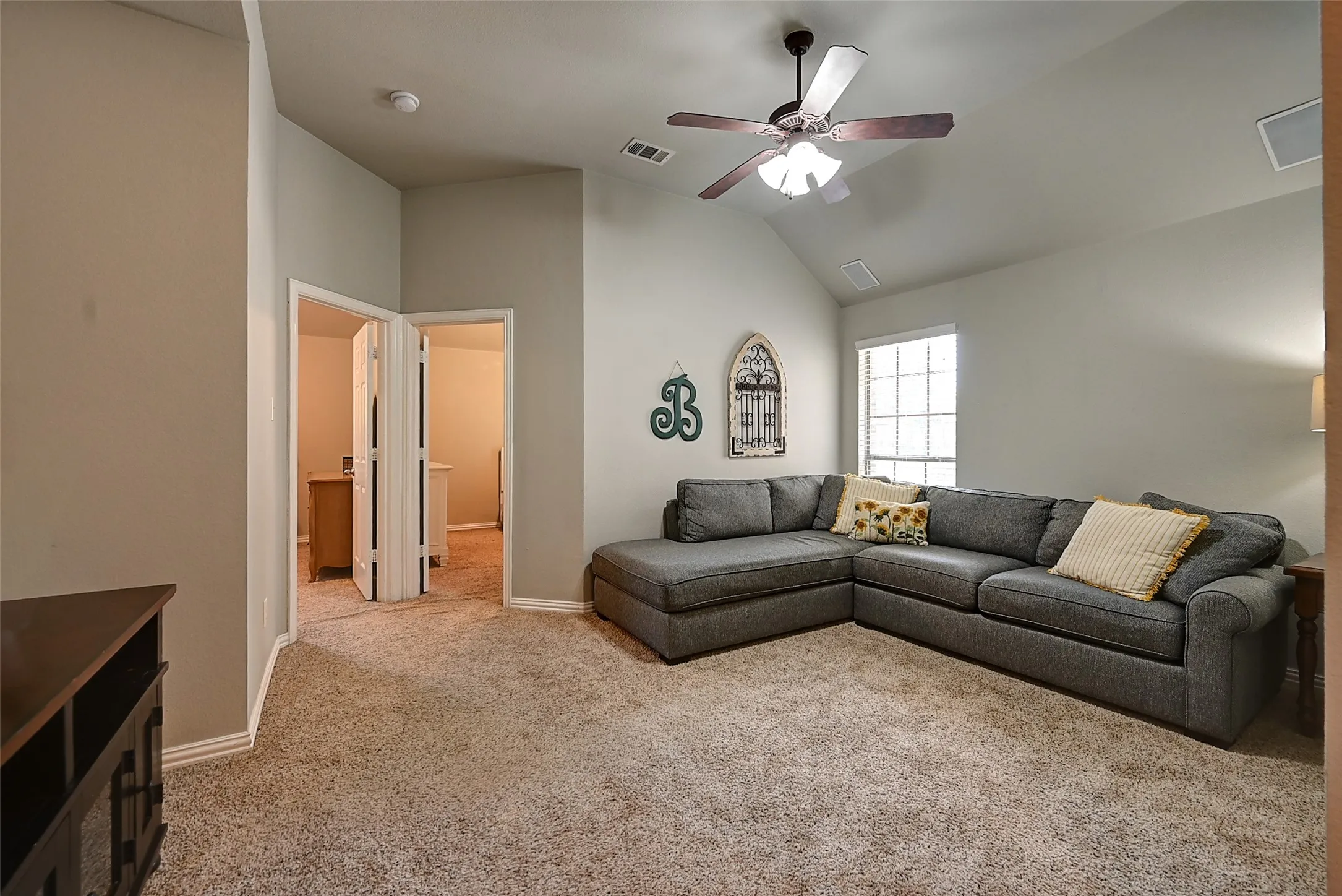 Single Family Residence For Sale in Rockwall County , 386 Phillips Court, Fate, Texas 75087, 4 Bedroom, 3 Bathroom, 2 Garage spaces, 2,754 Sqft, built in 2005, mls#21330419, Real Estate Agent in Fate, Homes For Sale in Rockwall county, Homes For Sale in Fate, Realtor in Fate Texas, Real Estate Brokerage Independent Realty Texas, Luminita Cordes Realtor