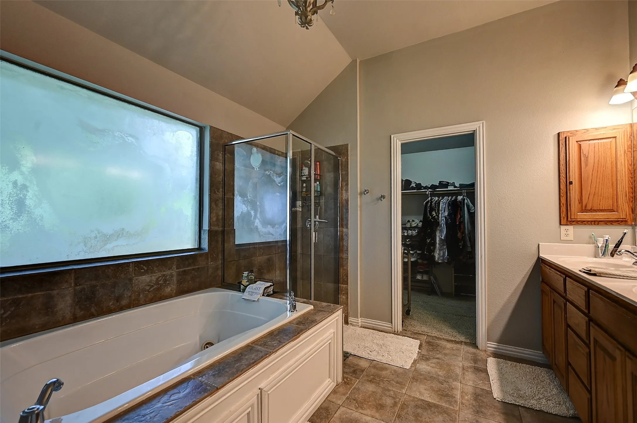Single Family Residence For Sale in Rockwall County , 386 Phillips Court, Fate, Texas 75087, 4 Bedroom, 3 Bathroom, 2 Garage spaces, 2,754 Sqft, built in 2005, mls#21330419, Real Estate Agent in Fate, Homes For Sale in Rockwall county, Homes For Sale in Fate, Realtor in Fate Texas, Real Estate Brokerage Independent Realty Texas, Luminita Cordes Realtor