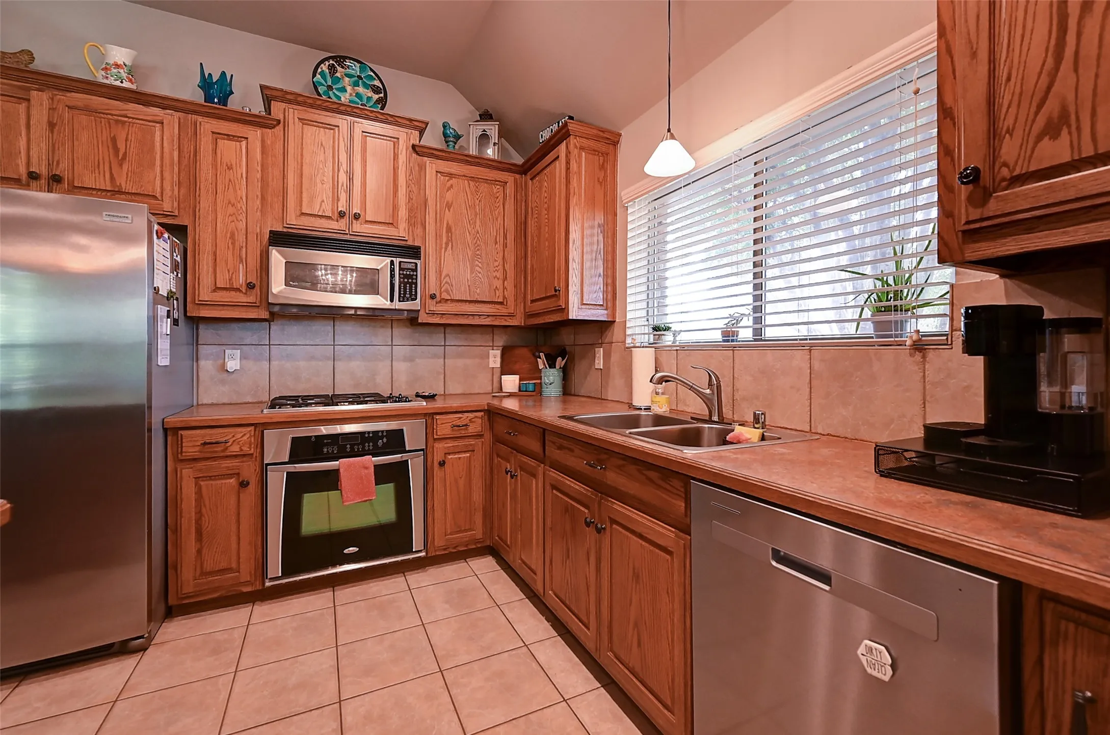 Single Family Residence For Sale in Rockwall County , 386 Phillips Court, Fate, Texas 75087, 4 Bedroom, 3 Bathroom, 2 Garage spaces, 2,754 Sqft, built in 2005, mls#21330419, Real Estate Agent in Fate, Homes For Sale in Rockwall county, Homes For Sale in Fate, Realtor in Fate Texas, Real Estate Brokerage Independent Realty Texas, Luminita Cordes Realtor