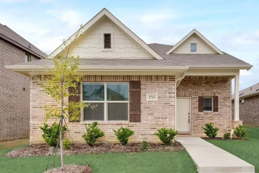 Single Family Residence For Rent in Collin County , 1713 Wayne Lane, Celina, Texas 75009, 4 Bedroom, 3 Bathroom, 2 Garage spaces, 2,508 Sqft, built in 2021, mls#21333602, Real Estate Agent in Celina, Homes For Rent in Collin county, Homes For Rent in Celina, Realtor in Celina Texas, Real Estate Brokerage Independent Realty Texas, Luminita Cordes Realtor