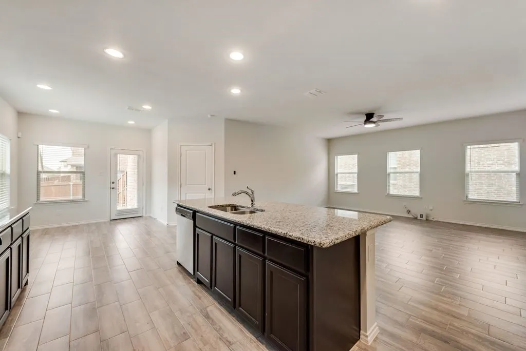 Single Family Residence For Rent in Collin County , 1713 Wayne Lane, Celina, Texas 75009, 4 Bedroom, 3 Bathroom, 2 Garage spaces, 2,508 Sqft, built in 2021, mls#21333602, Real Estate Agent in Celina, Homes For Rent in Collin county, Homes For Rent in Celina, Realtor in Celina Texas, Real Estate Brokerage Independent Realty Texas, Luminita Cordes Realtor