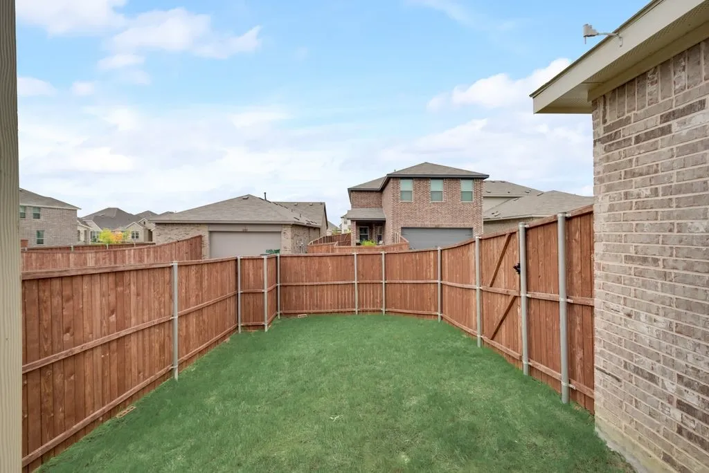 Single Family Residence For Rent in Collin County , 1713 Wayne Lane, Celina, Texas 75009, 4 Bedroom, 3 Bathroom, 2 Garage spaces, 2,508 Sqft, built in 2021, mls#21333602, Real Estate Agent in Celina, Homes For Rent in Collin county, Homes For Rent in Celina, Realtor in Celina Texas, Real Estate Brokerage Independent Realty Texas, Luminita Cordes Realtor