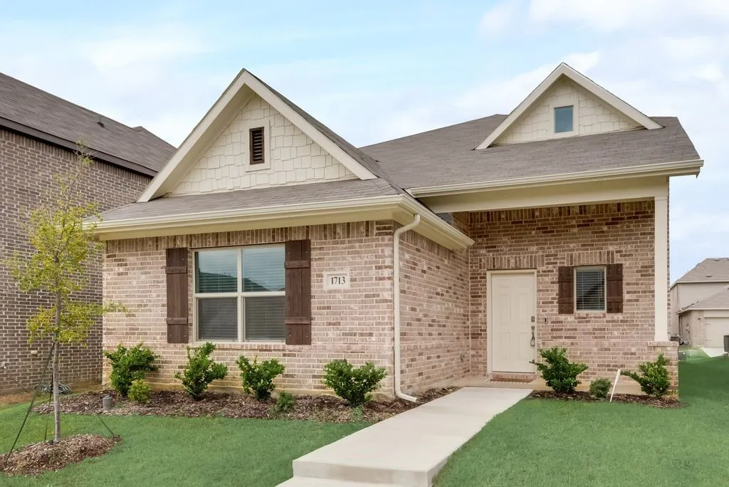 Single Family Residence For Rent in Collin County , 1713 Wayne Lane, Celina, Texas 75009, 4 Bedroom, 3 Bathroom, 2 Garage spaces, 2,508 Sqft, built in 2021, mls#21333602, Real Estate Agent in Celina, Homes For Rent in Collin county, Homes For Rent in Celina, Realtor in Celina Texas, Real Estate Brokerage Independent Realty Texas, Luminita Cordes Realtor