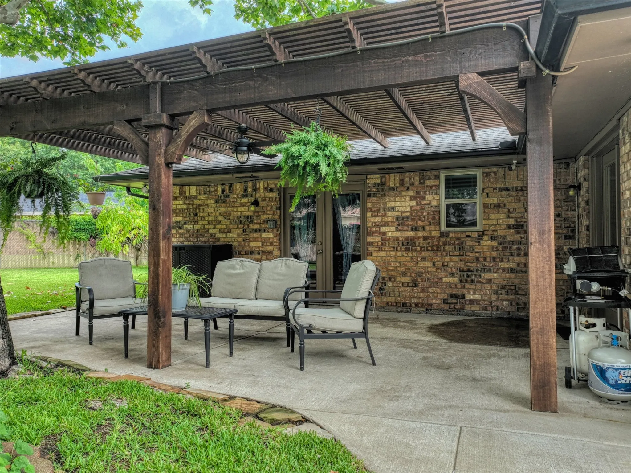 Single Family Residence For Sale in Ellis County , 105 Santa Fe Circle, Waxahachie, Texas 75165, 3 Bedroom, 3 Bathroom, Garage spaces, 2,612 Sqft, built in 1977, mls#21332041, Real Estate Agent in Waxahachie, Homes For Sale in Ellis county, Homes For Sale in Waxahachie, Realtor in Waxahachie Texas, Real Estate Brokerage Independent Realty Texas, Luminita Cordes Realtor