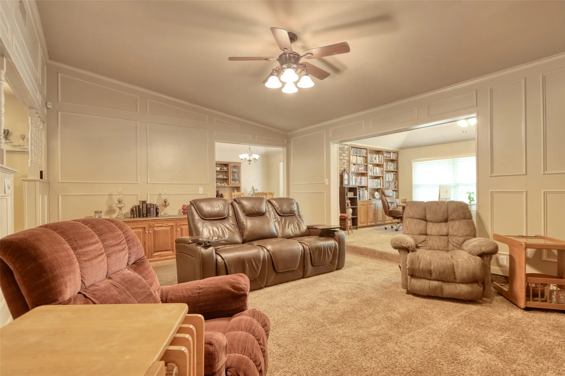 Single Family Residence For Sale in Ellis County , 105 Santa Fe Circle, Waxahachie, Texas 75165, 3 Bedroom, 3 Bathroom, Garage spaces, 2,612 Sqft, built in 1977, mls#21332041, Real Estate Agent in Waxahachie, Homes For Sale in Ellis county, Homes For Sale in Waxahachie, Realtor in Waxahachie Texas, Real Estate Brokerage Independent Realty Texas, Luminita Cordes Realtor