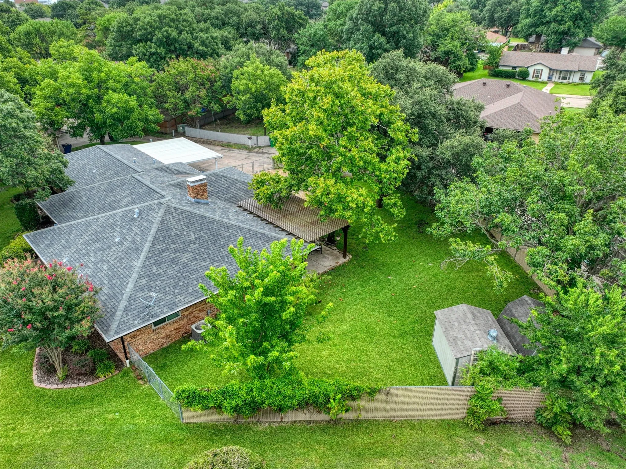 Single Family Residence For Sale in Ellis County , 105 Santa Fe Circle, Waxahachie, Texas 75165, 3 Bedroom, 3 Bathroom, Garage spaces, 2,612 Sqft, built in 1977, mls#21332041, Real Estate Agent in Waxahachie, Homes For Sale in Ellis county, Homes For Sale in Waxahachie, Realtor in Waxahachie Texas, Real Estate Brokerage Independent Realty Texas, Luminita Cordes Realtor