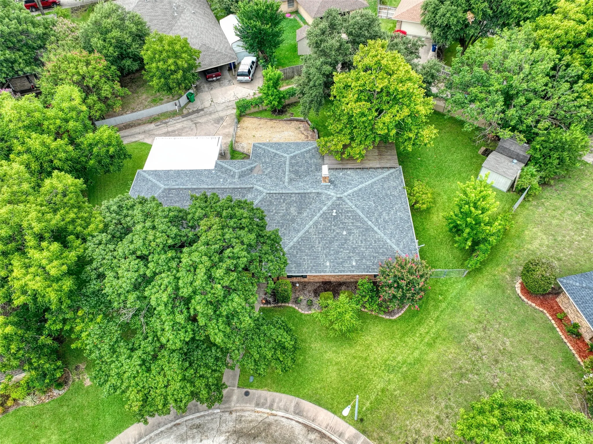 Single Family Residence For Sale in Ellis County , 105 Santa Fe Circle, Waxahachie, Texas 75165, 3 Bedroom, 3 Bathroom, Garage spaces, 2,612 Sqft, built in 1977, mls#21332041, Real Estate Agent in Waxahachie, Homes For Sale in Ellis county, Homes For Sale in Waxahachie, Realtor in Waxahachie Texas, Real Estate Brokerage Independent Realty Texas, Luminita Cordes Realtor